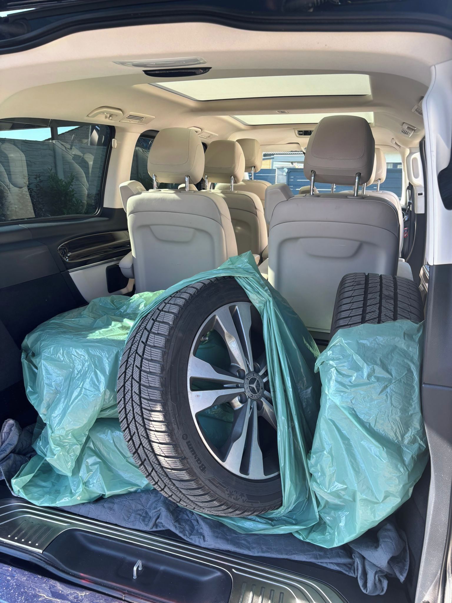 Mercedes-Benz Třídy V, Mercedes-Benz V300d 4Matic - fotka 5