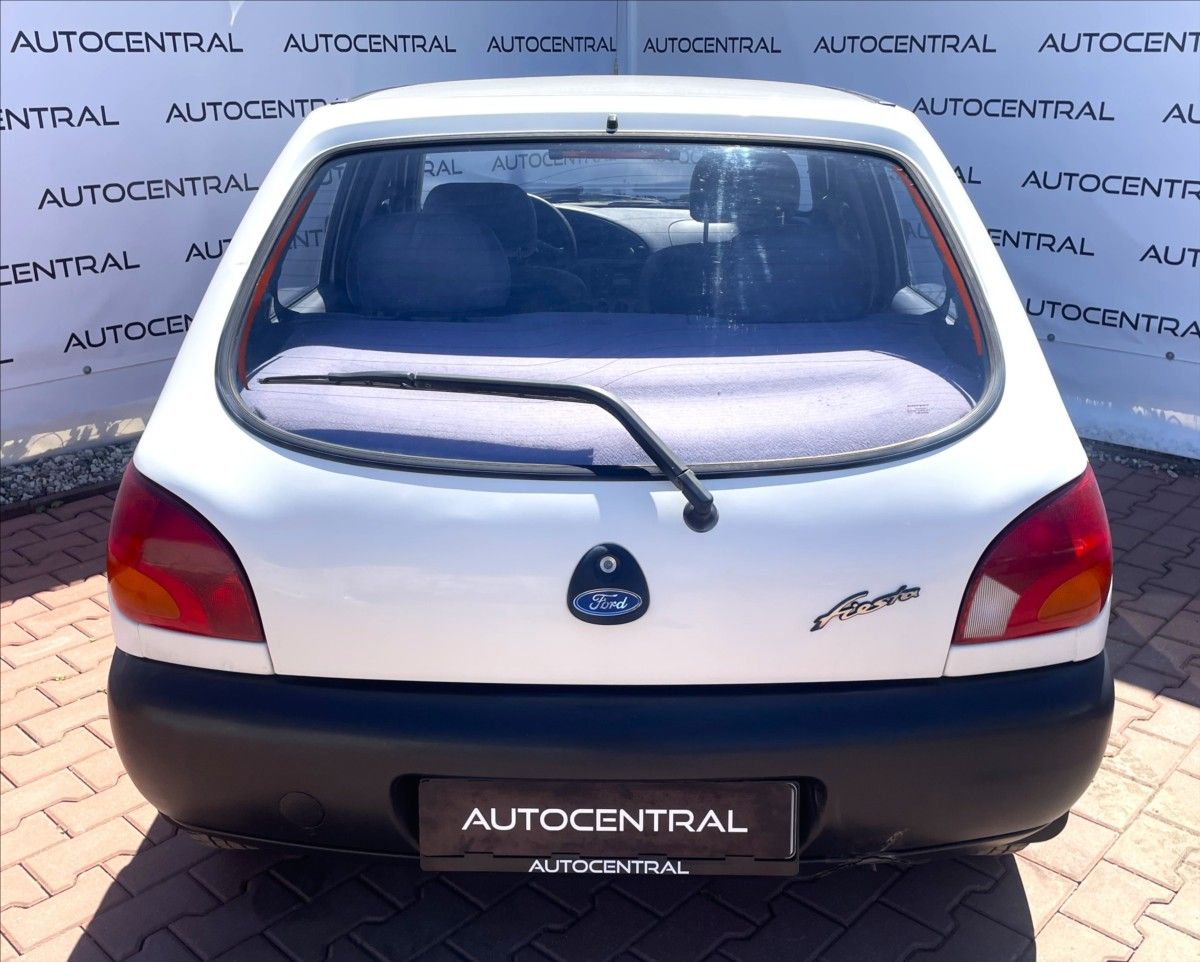 Ford Fiesta, 1,3 i,STK 8/27 - fotka 5