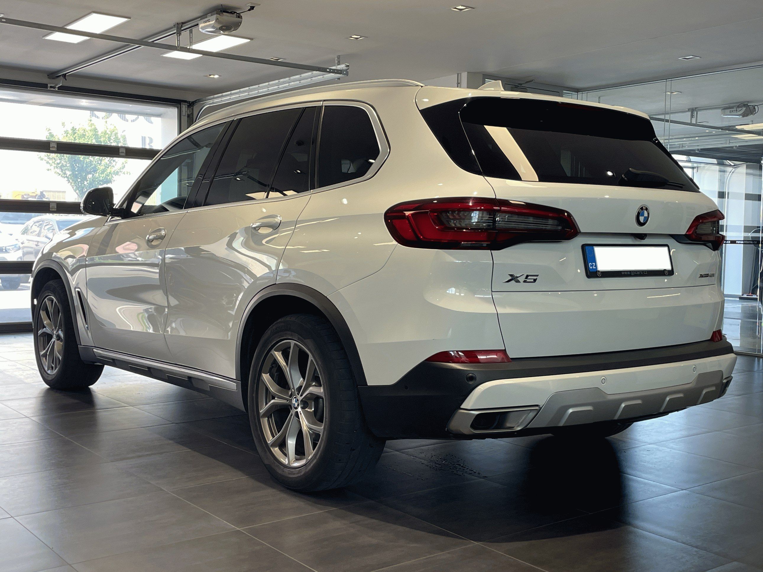 BMW X5, xDrive 40i AT 340k - fotka 3