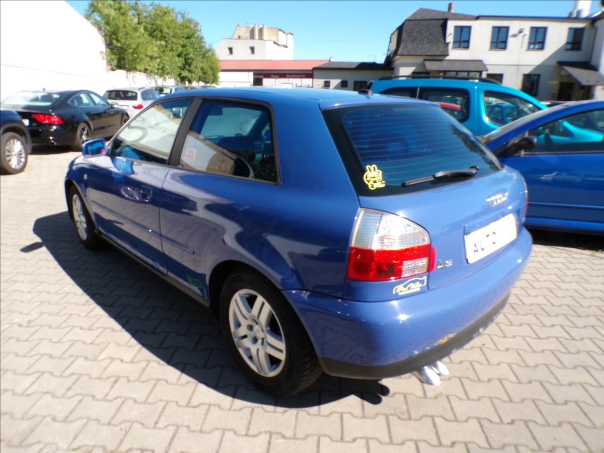 Audi A3, 1,6 i  ALU KOLA - fotka 4