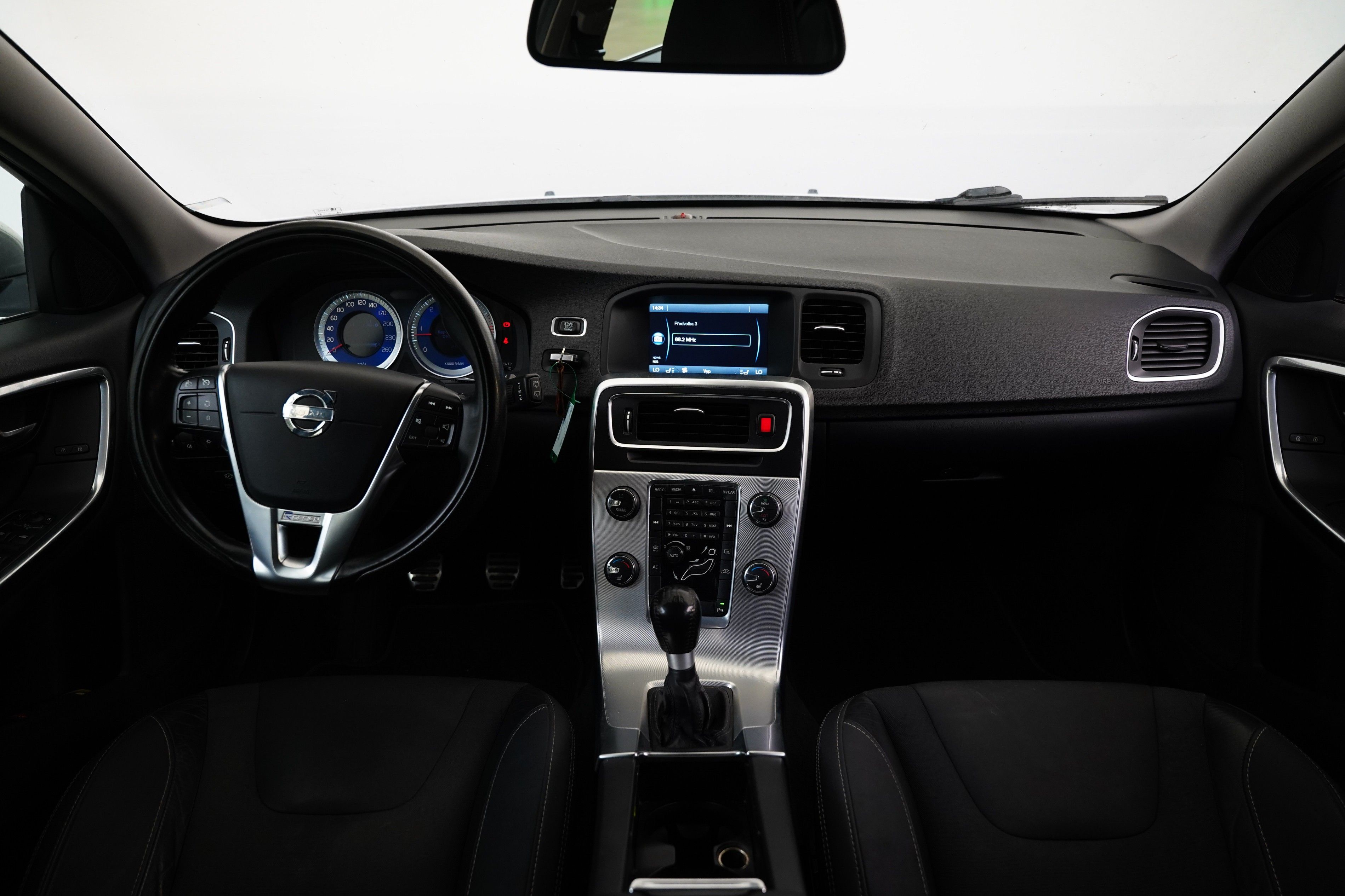 Volvo V60, V 60 2.0 D2 Combi 120 kW - fotka 6