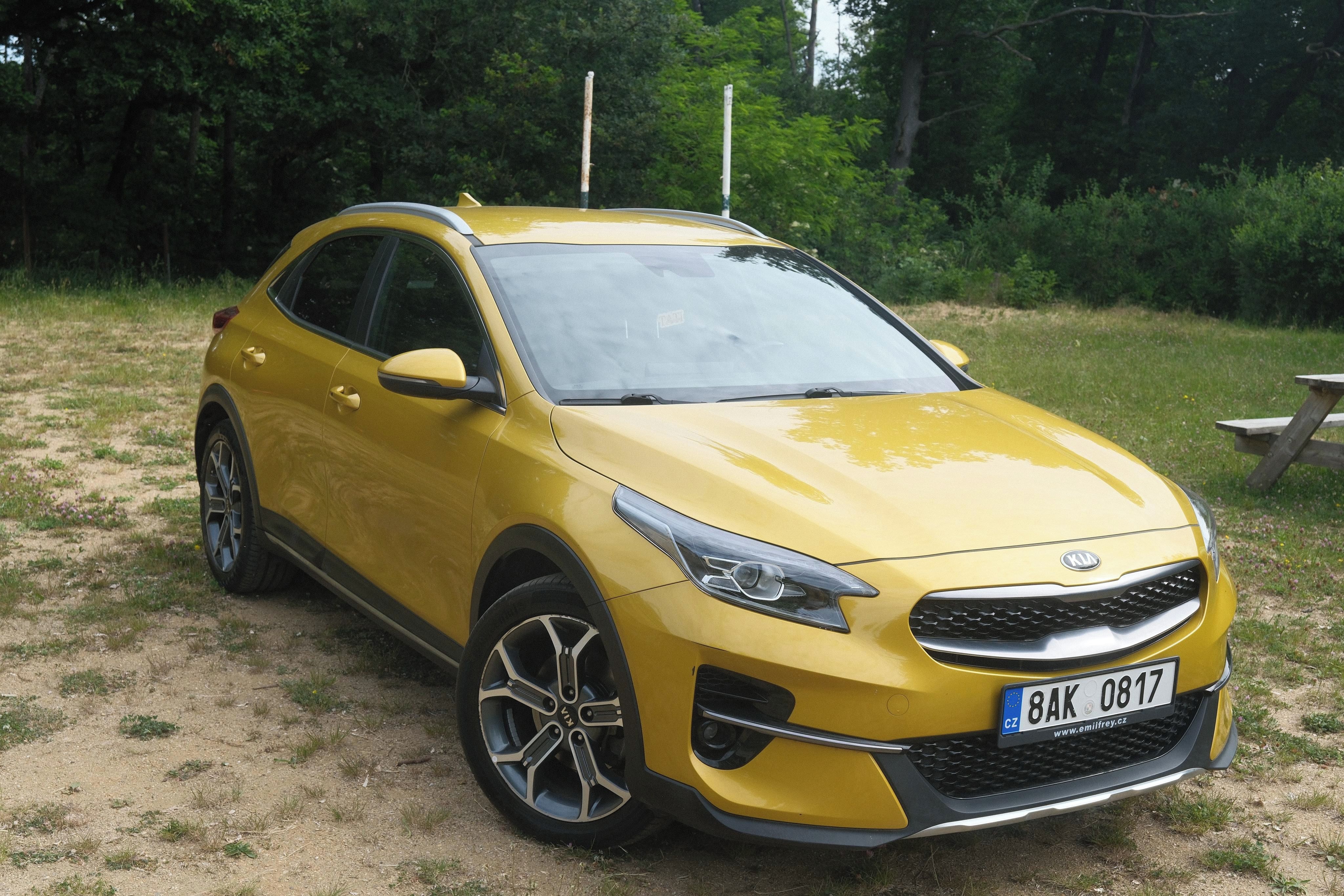 Kia XCee´d, Kia XCeed 1.4 T-GDI - TOP stav - fotka 3