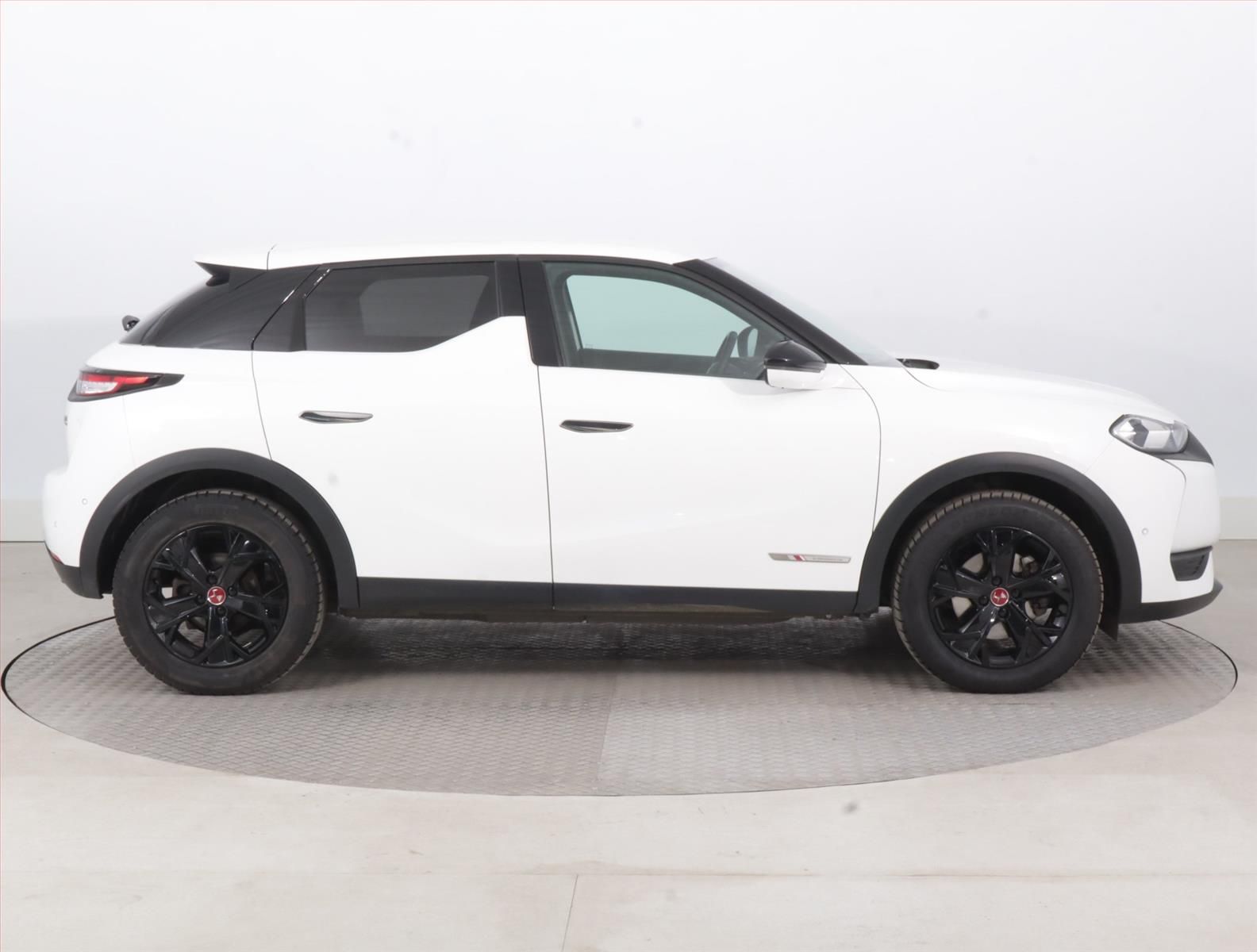 DS 3 Crossback, E-Tense 50kWh, SoH 98% - fotka 6