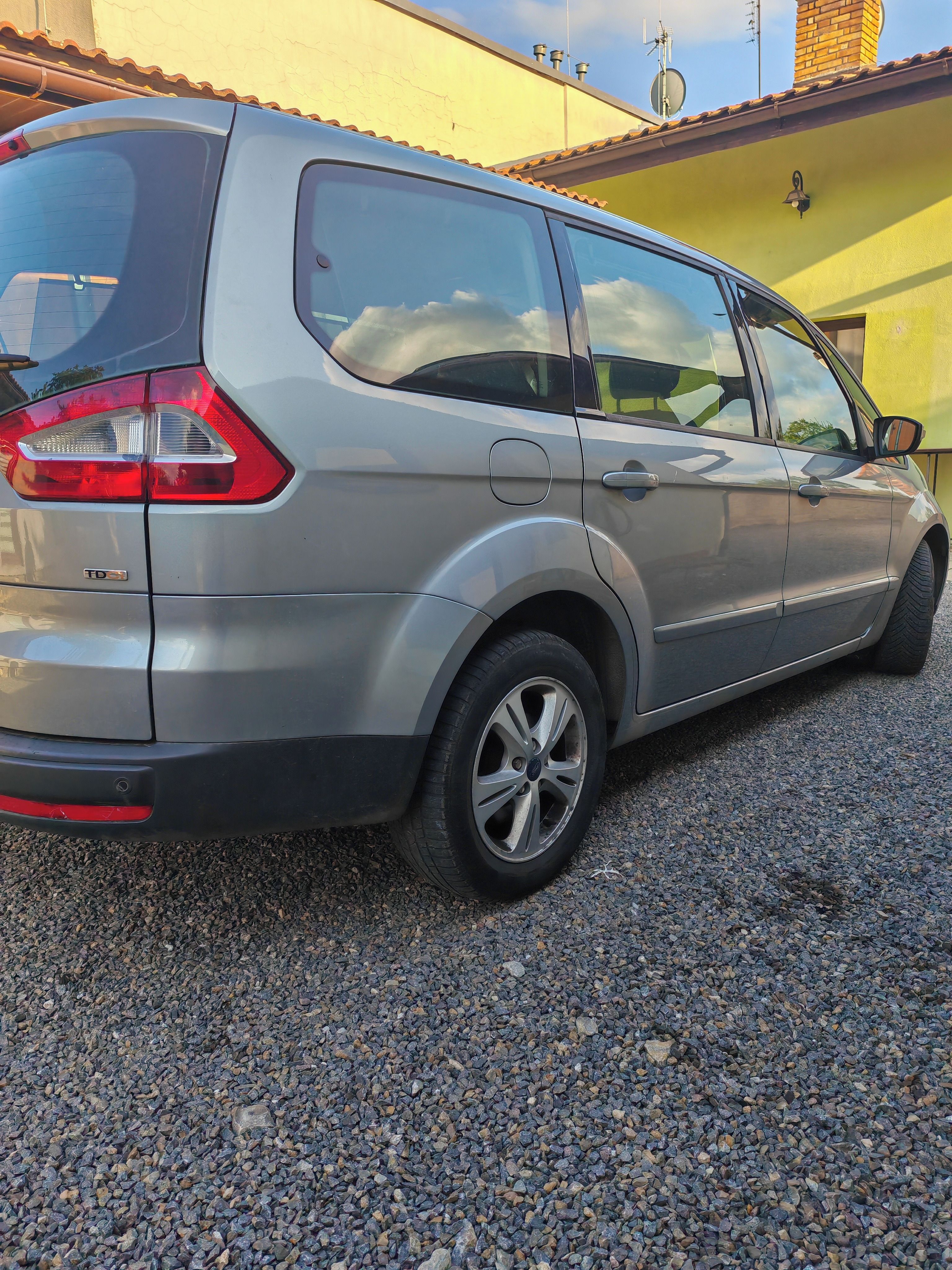 Ford Galaxy - fotka 5
