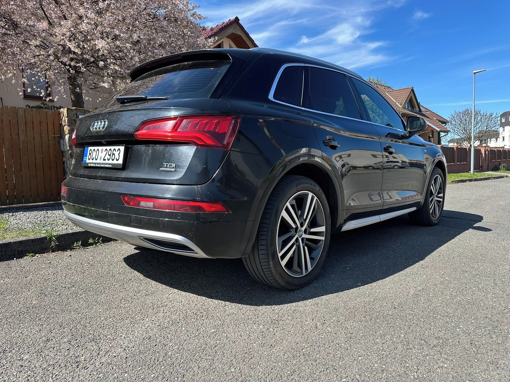 Audi Q5, AUDI Q5 2.0 TDI QUATTRO S TRON - fotka 4
