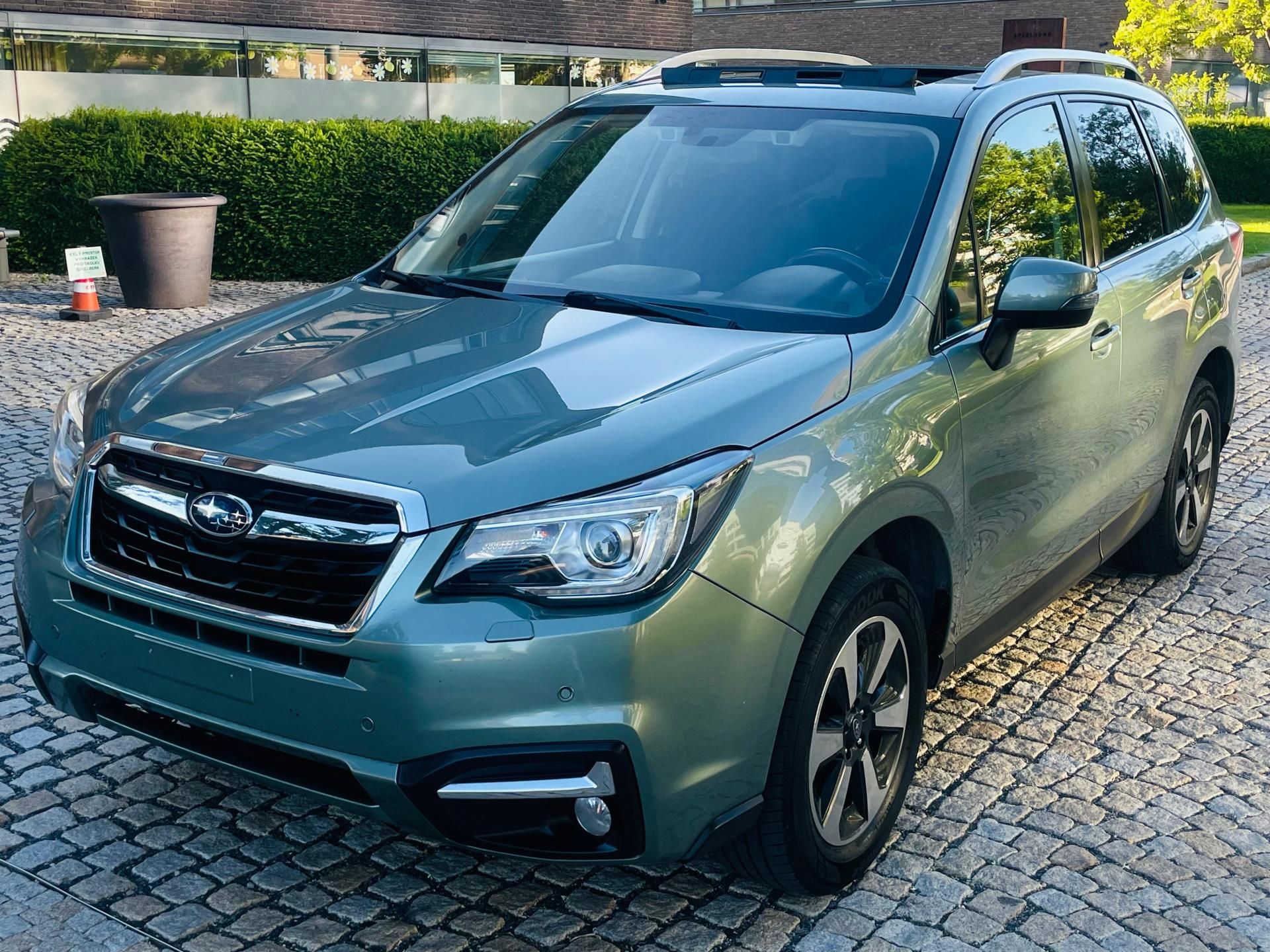 Subaru Forester, 2.0i 4x4 AUT KAM TAŽNÉ SERVISK - fotka 4