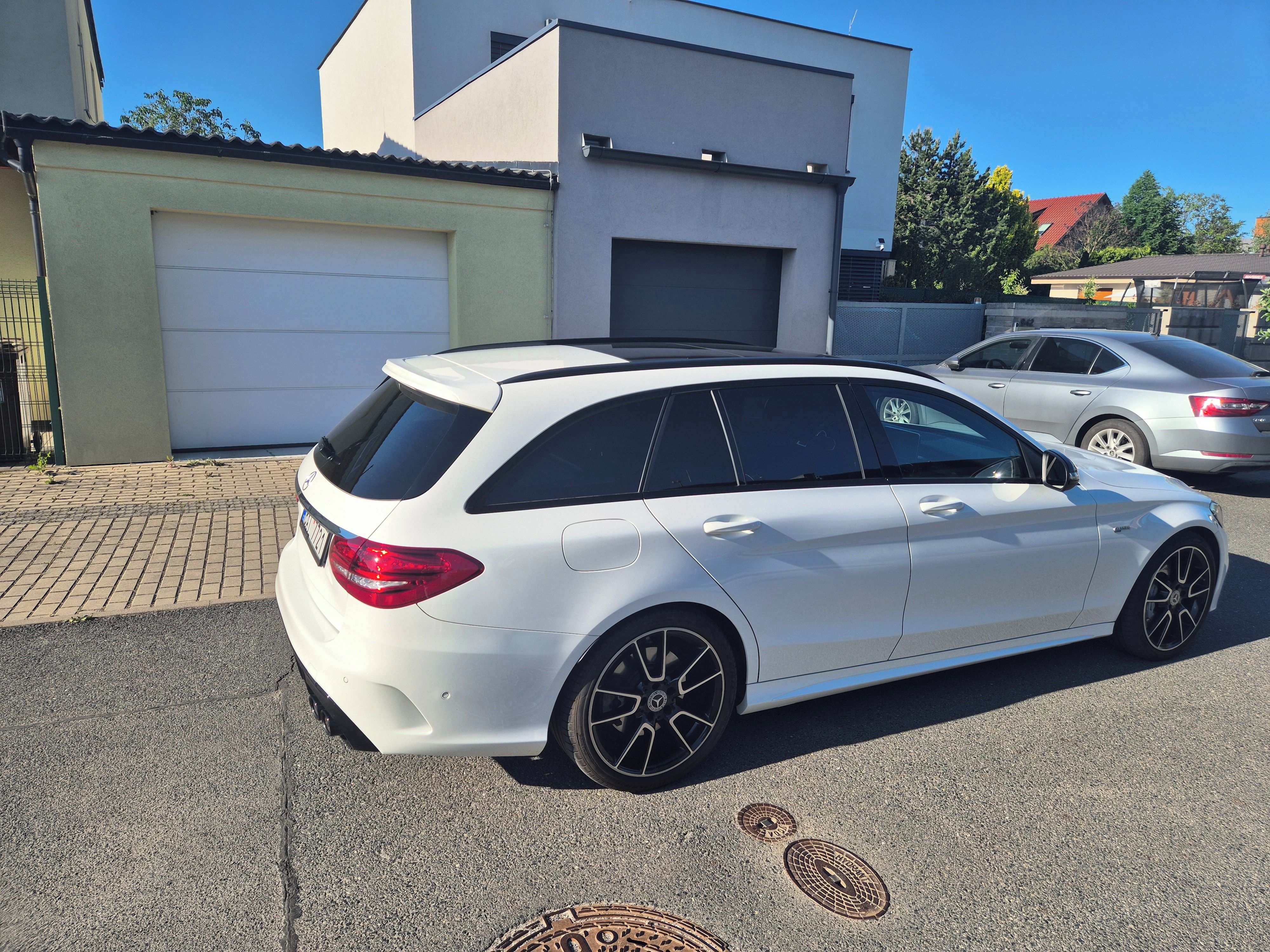 Mercedes-Benz Třídy C, C43 AMG - fotka 6