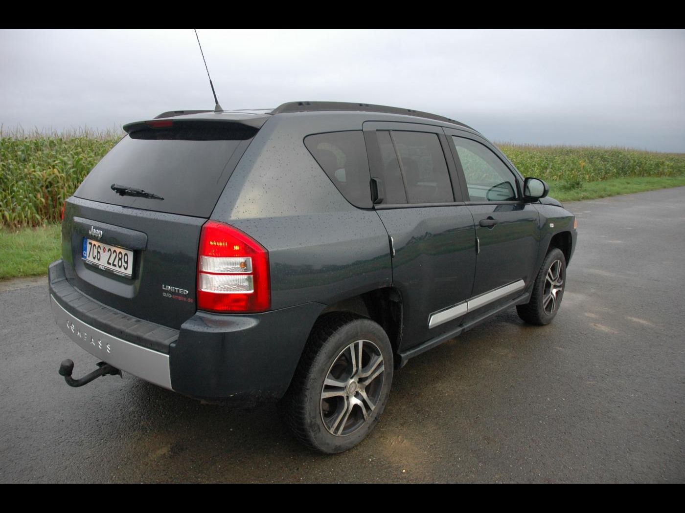 Jeep Compass, 2,4  4x4 benzín kuže manual - fotka 3