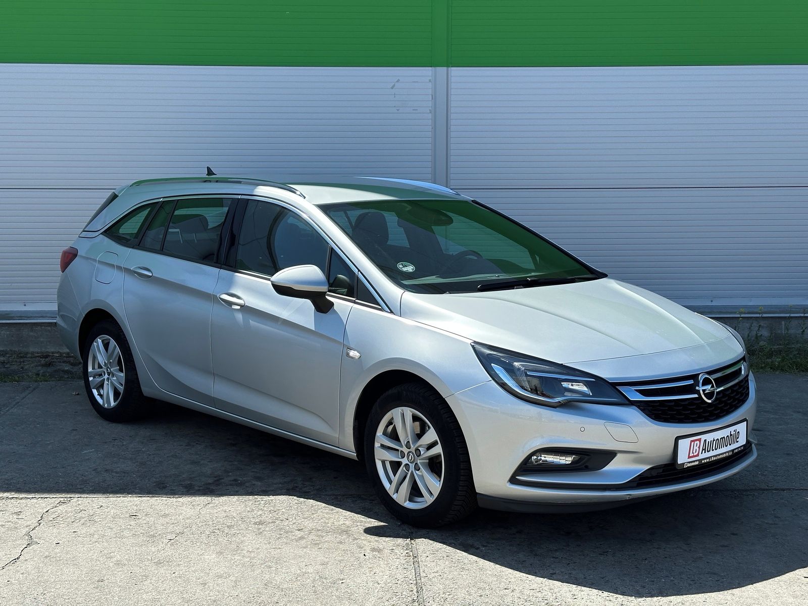 Opel Astra, 1.6CDTi AUTOMAT KAMERA TAŽNÉ - fotka 3