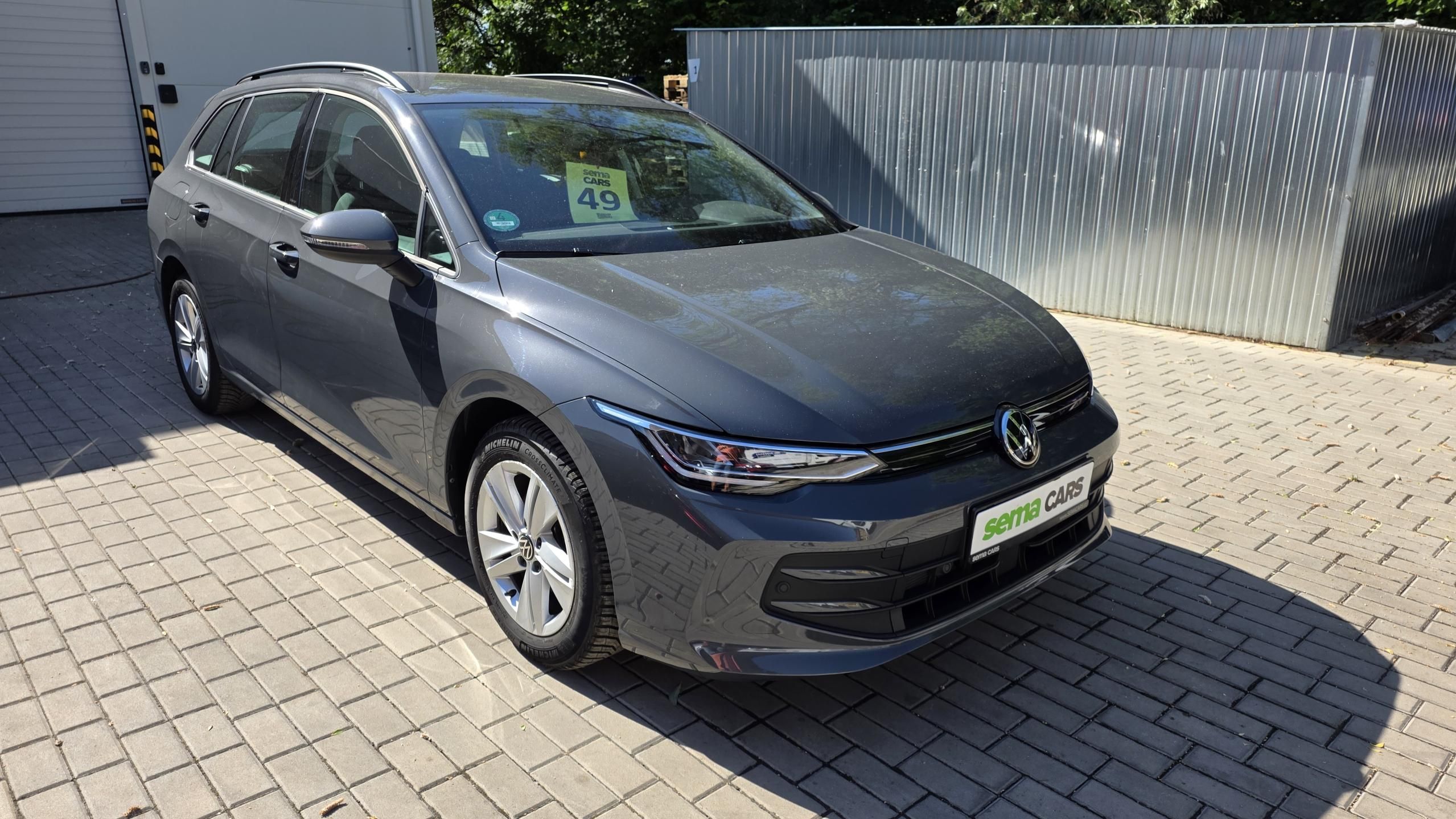 Volkswagen Golf, 1.5 eTSI 85kW Life DSG7 Tažné - fotka 4