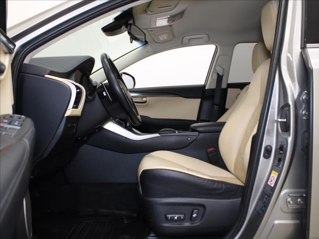 Lexus NX 300h, 2,5 Hybrid AWD Prestige ČR  NX - fotka 6