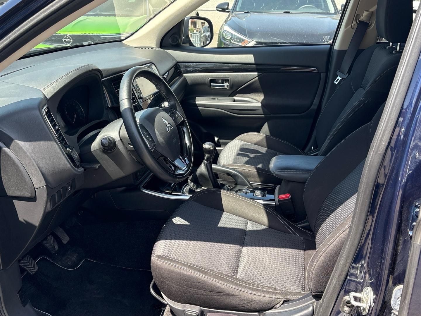 Mitsubishi Outlander, INTENSE 2.0 MIVEC 5MT 2WD - fotka 6