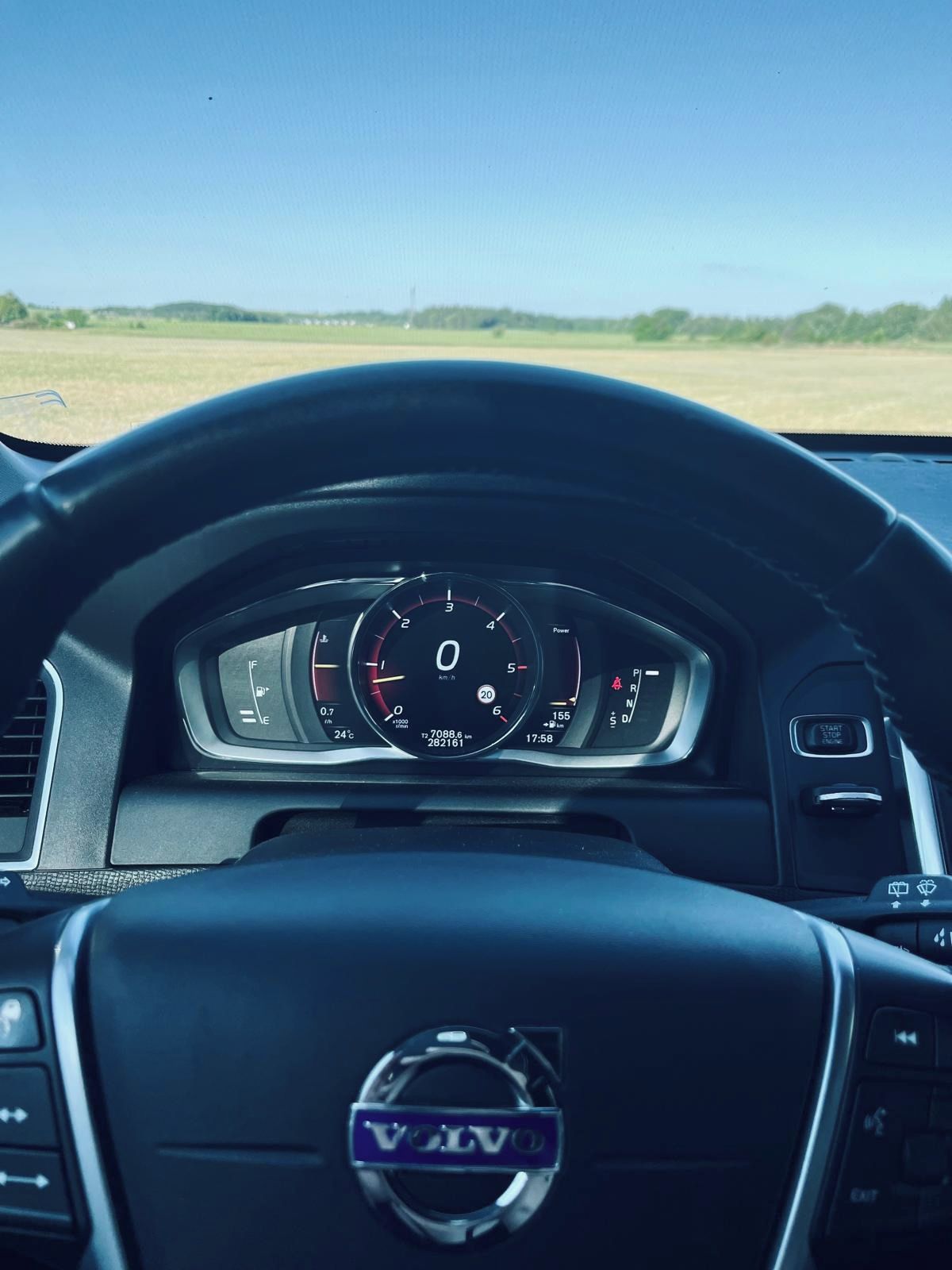 Volvo XC60, 2,4D5 AWD,Summum,Automat,Kůže - fotka 6