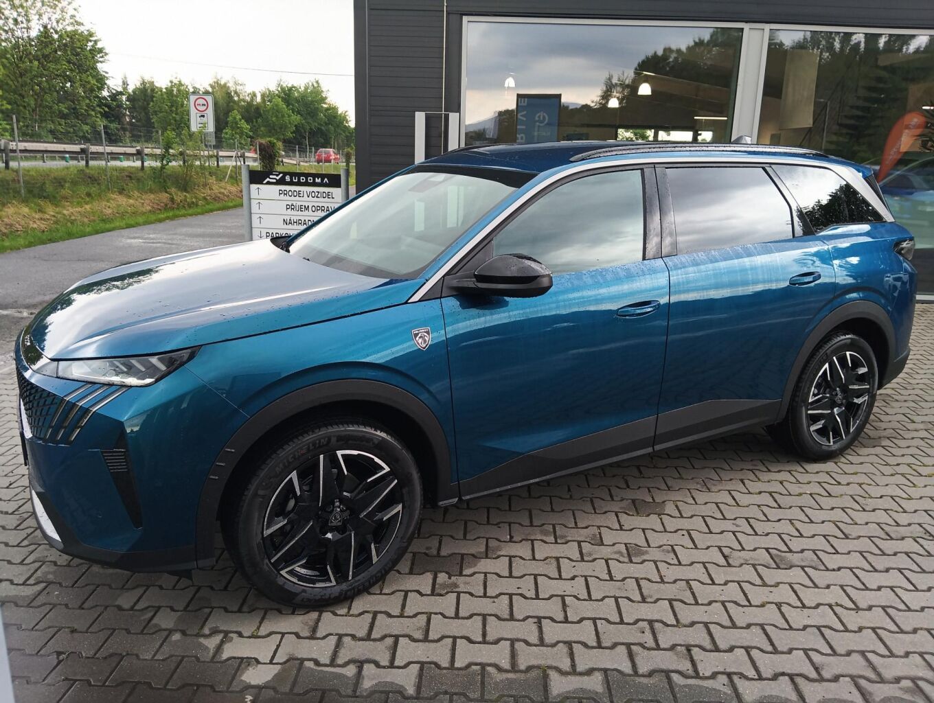 Peugeot 5008, GT Hybrid 145 e-DCS6 - fotka 3
