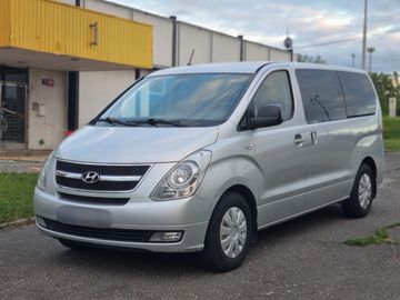 2.5 CRDi 125 kW 8 míst Klima