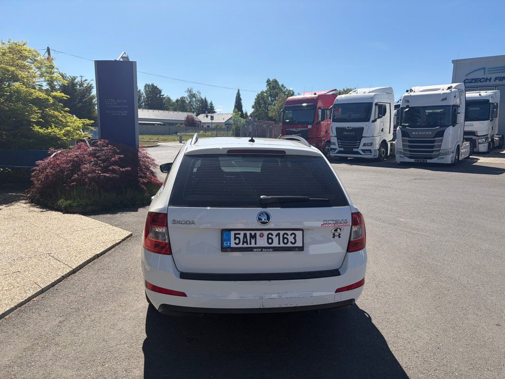 Škoda Octavia, 2,0 110kW kombi - fotka 4