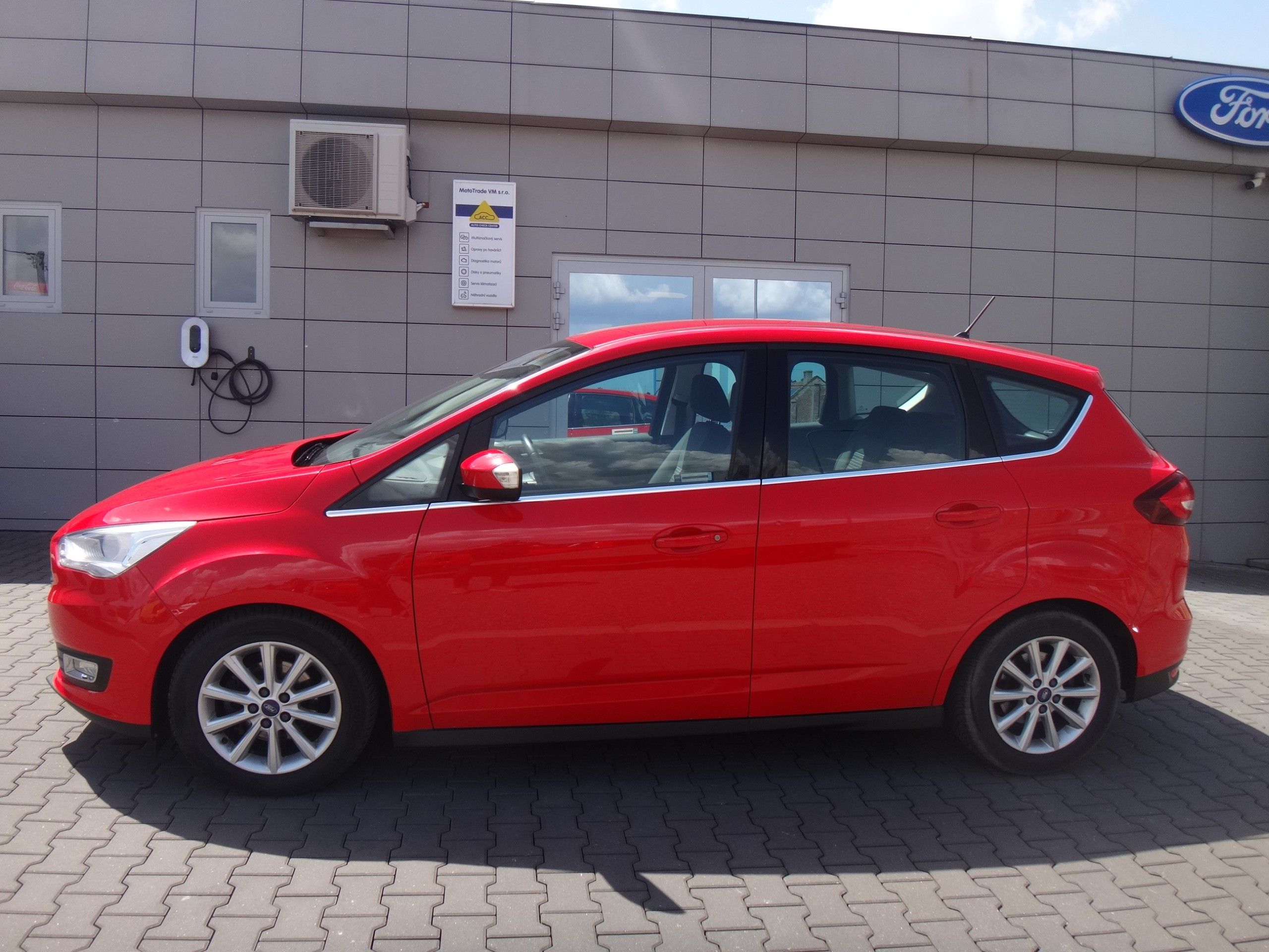 Ford C-MAX, Titanium 1.0EcoBoost 92kW/125k - fotka 2