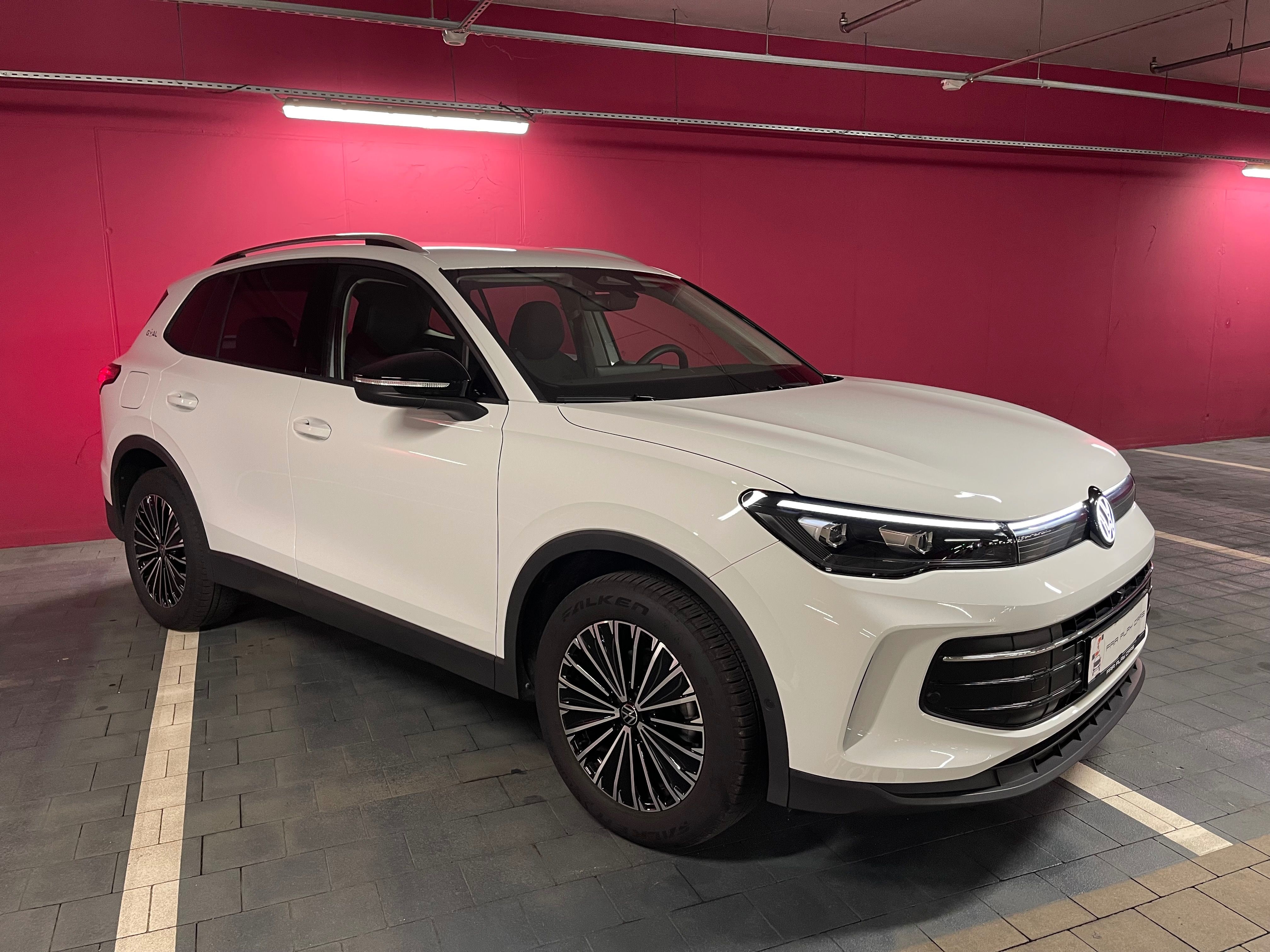 Volkswagen Tiguan, TSI/360kamery/LEDMatrix/Záruka - fotka 2