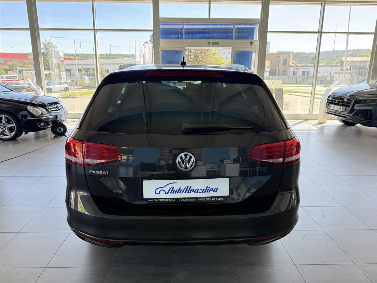 Volkswagen Passat, 2,0   TDI 110kW,SERVISNÍ KNÍŽK - fotka 5