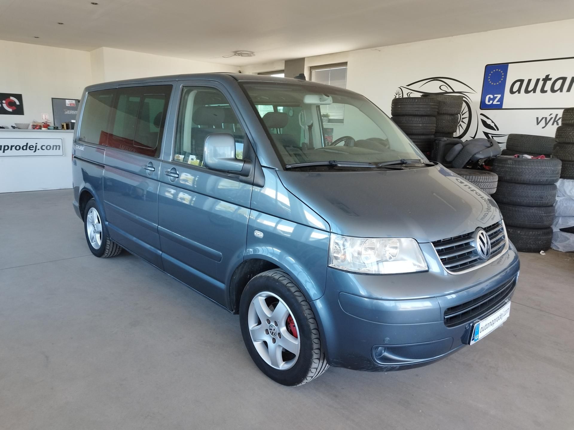 Volkswagen Multivan, TDI,96KW,7MÍST,ALU,TAŽNÝ