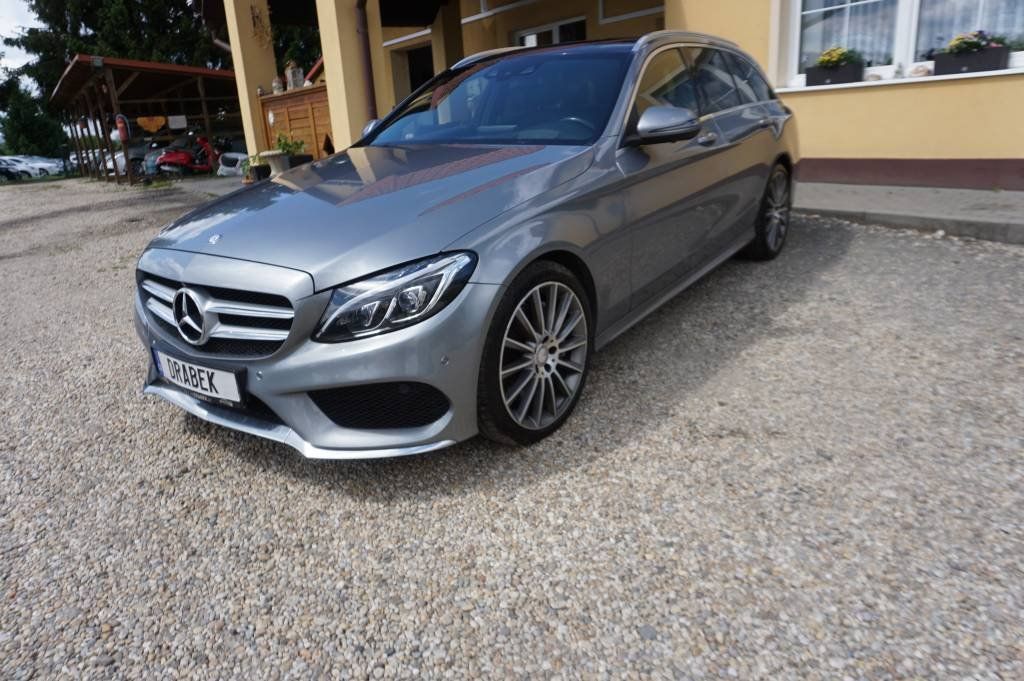 Mercedes-Benz Třídy C, C 400 4 MATIC - fotka 4