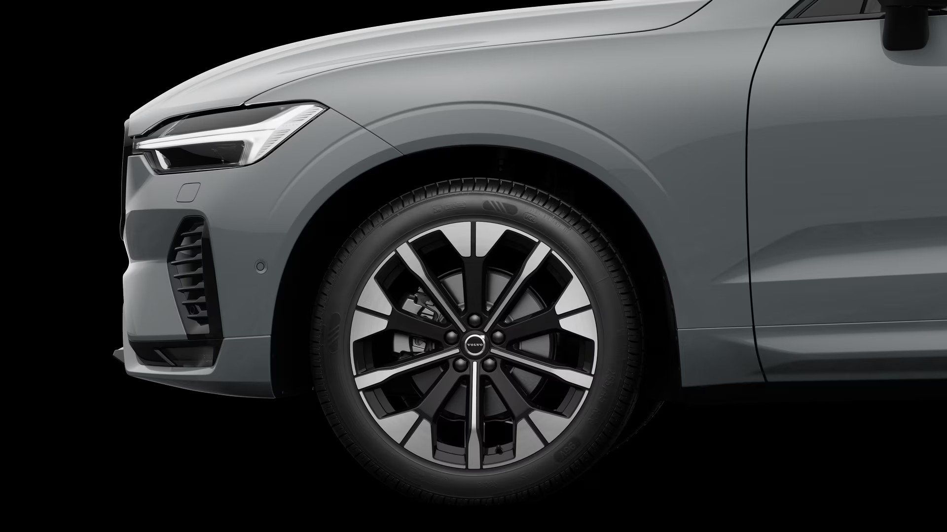 Volvo XC60, ULTRA DARK, B5 AWD, 184+10 kW - fotka 4