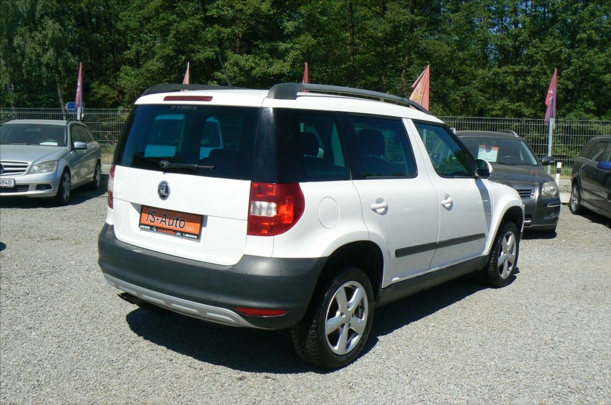 Škoda Yeti, 2,0 Active  TDi -4x4 - fotka 4