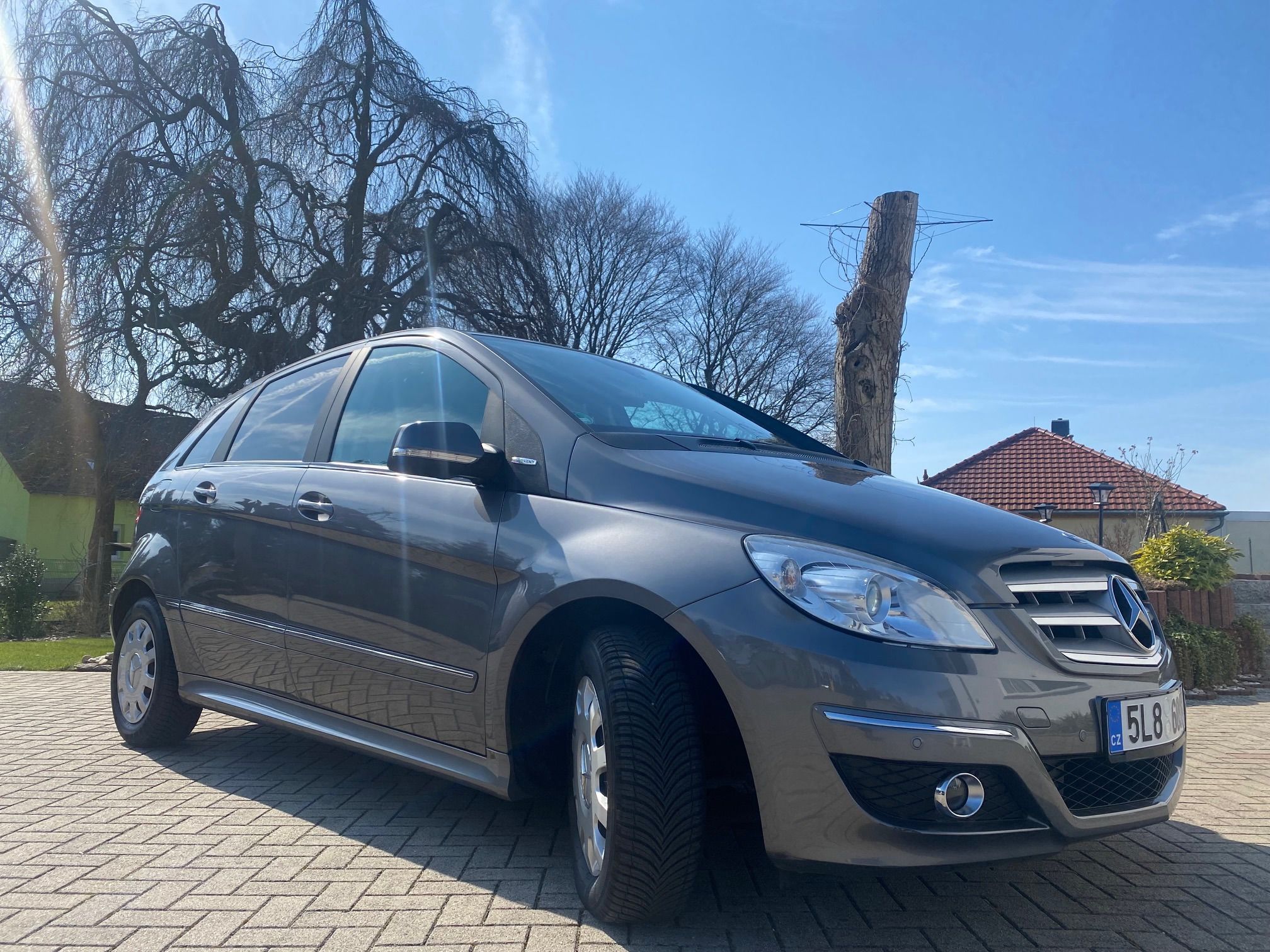 Mercedes-Benz Třídy B, 1498cm Benzín - fotka 2