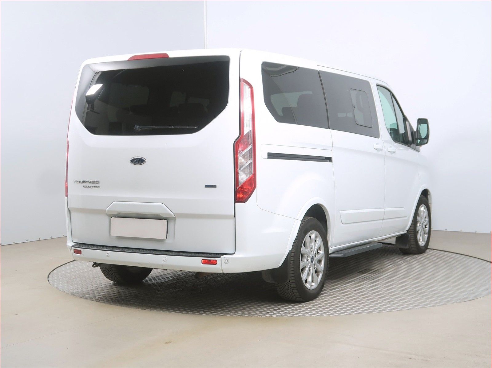 Ford Tourneo Custom, 2.0 EcoBlue, Titanium, Klima - fotka 5