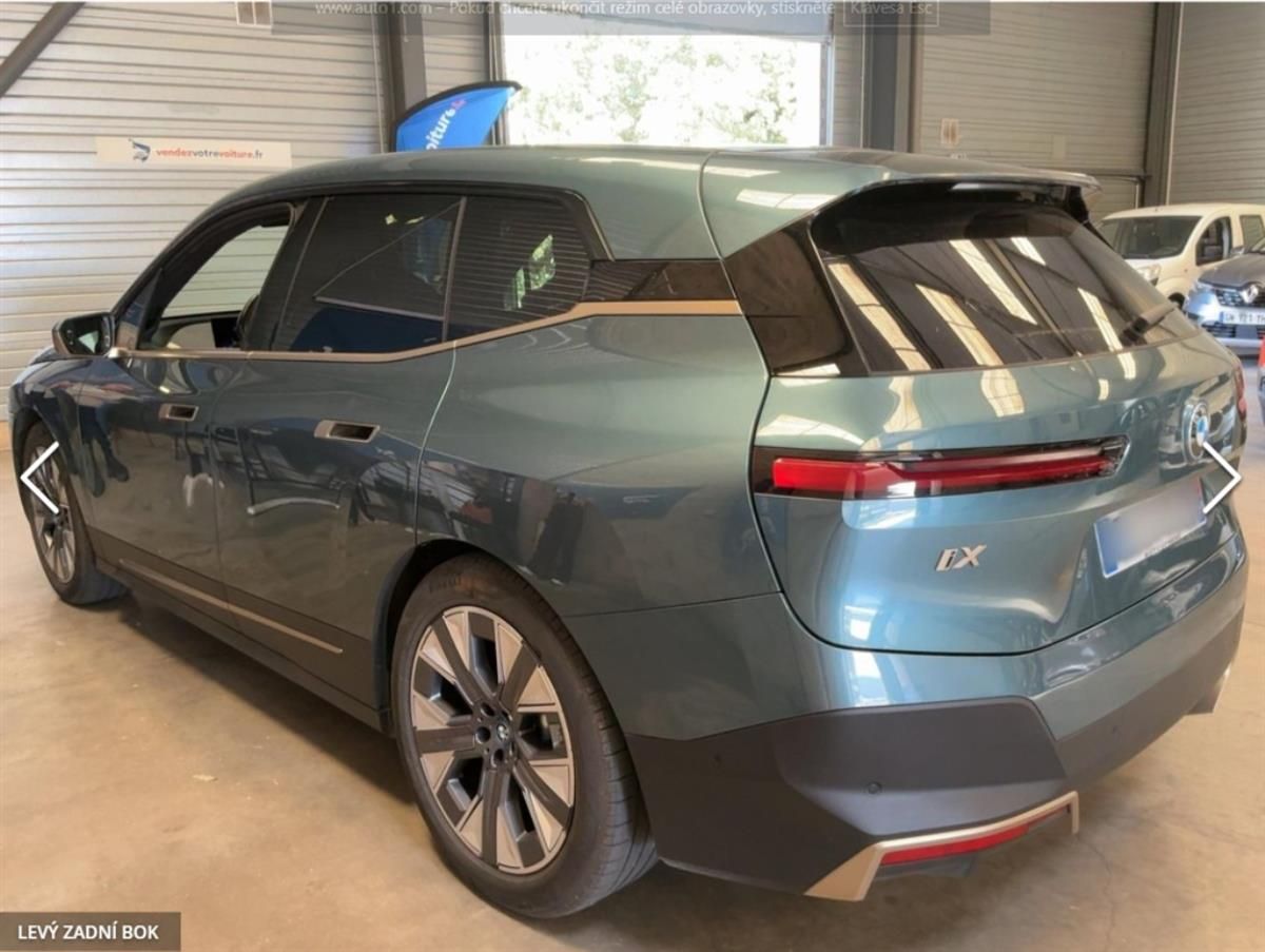 BMW iX, xDrive50 - fotka 2
