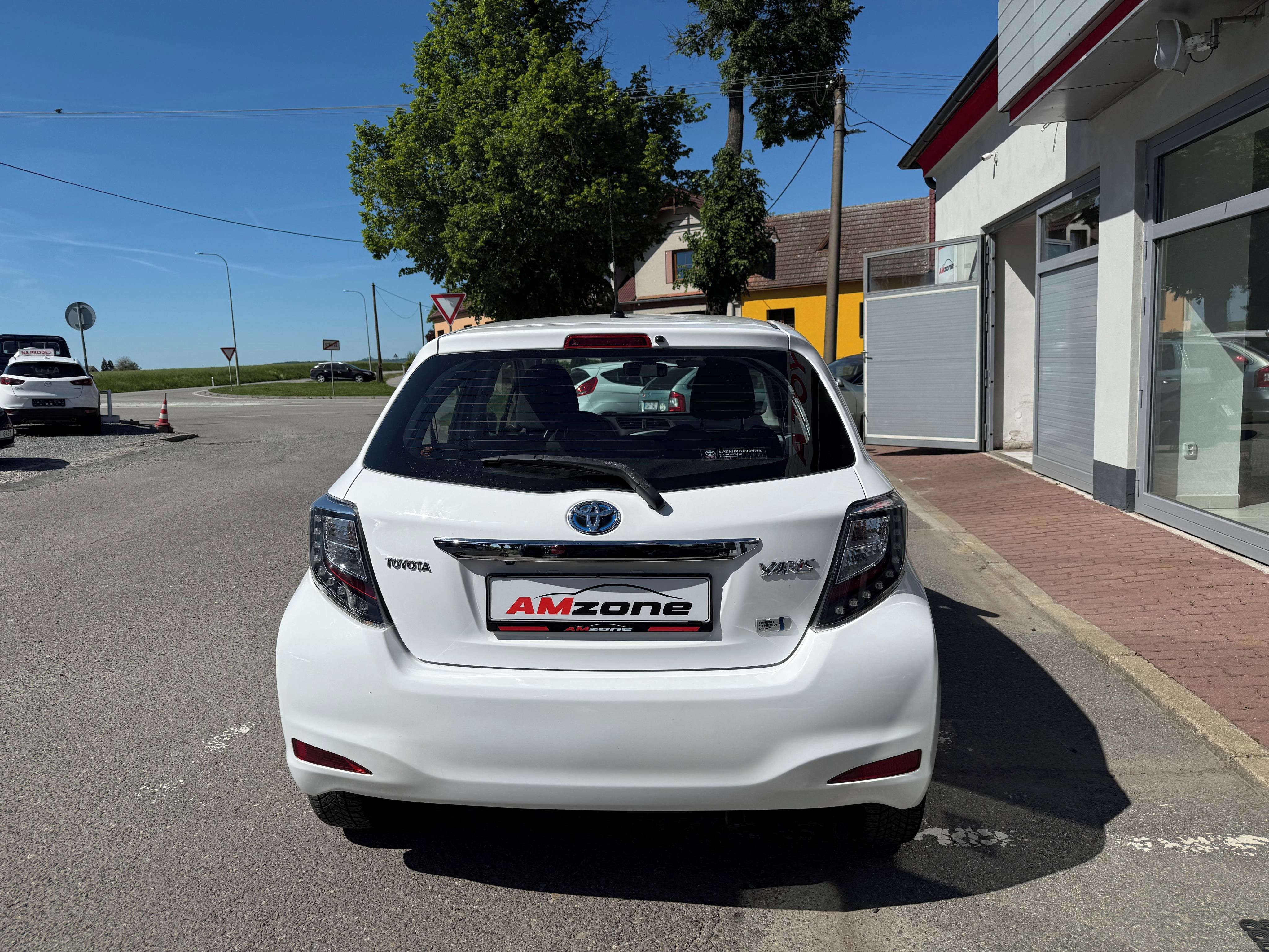 Toyota Yaris, 1,5 HSD e - CVT Comfort - fotka 5