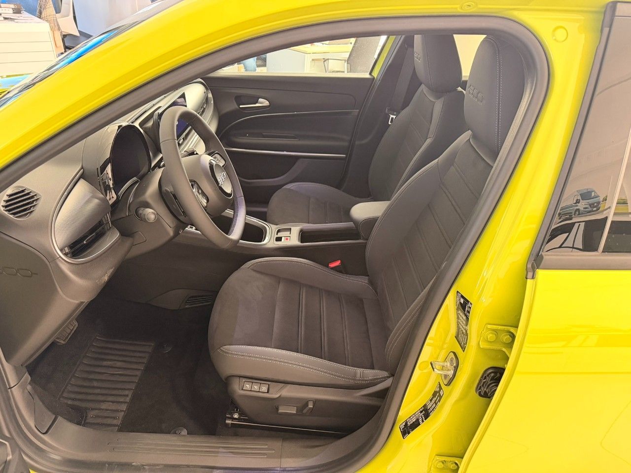 Fiat 600, Sport 1.2 Turbo Hybrid 145k eD - fotka 5