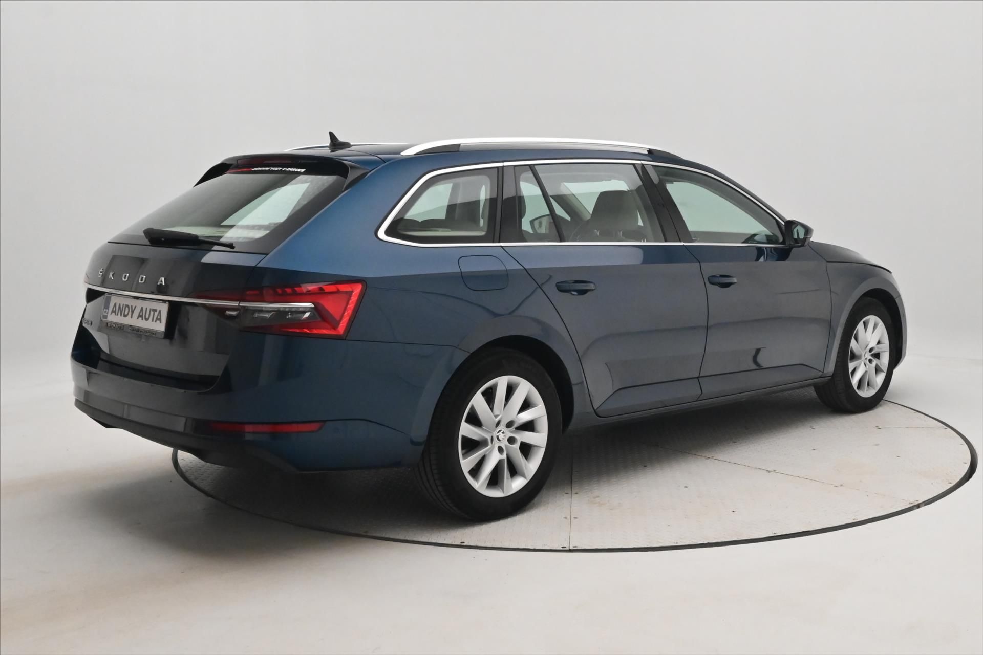 Škoda Superb, 2,0 TDI 110kW DSG STYLE VŮZ PŘ - fotka 5