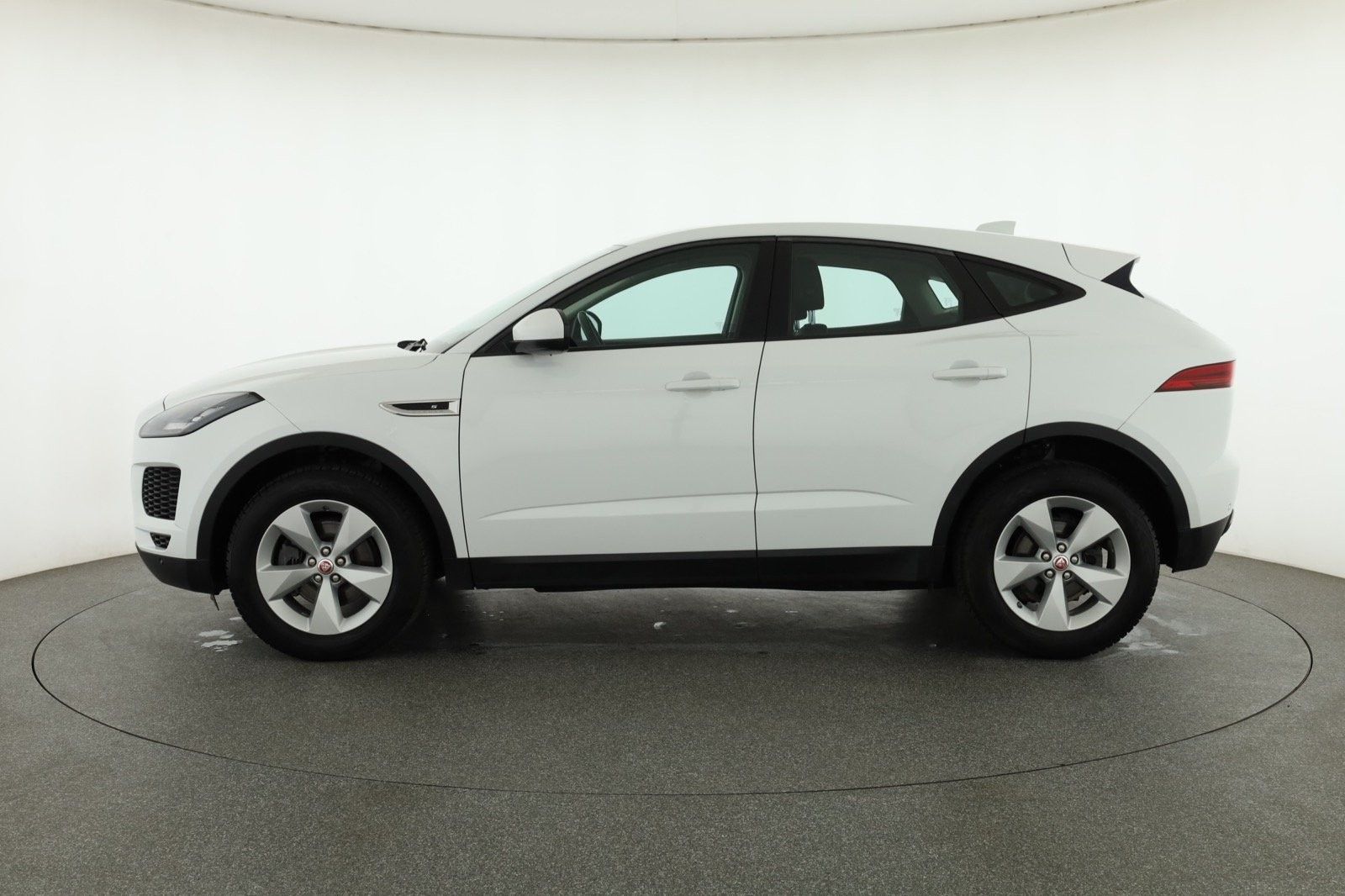 Jaguar E-Pace, D150 AWD, 4X4, Automat, ČR - fotka 3