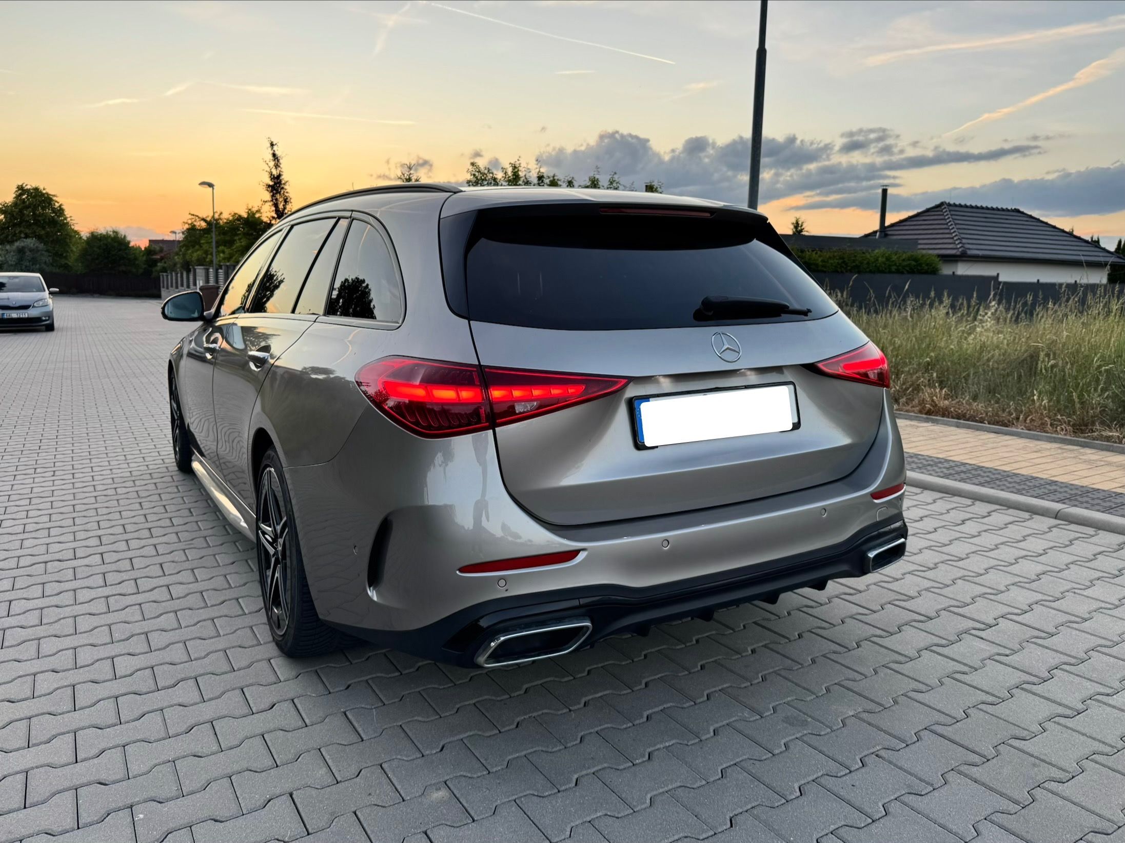 Mercedes-Benz Třídy C, C300D,AMG Line + Night Edition - fotka 5