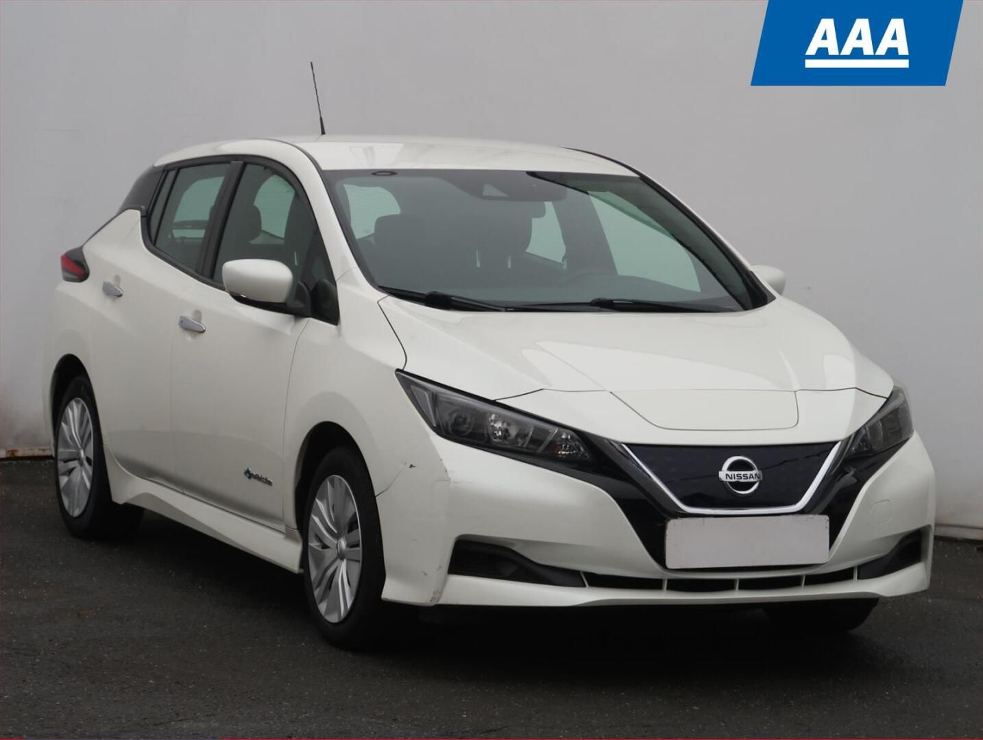 Nissan LEAF, 40 kWh, SoH 87%, Automat
