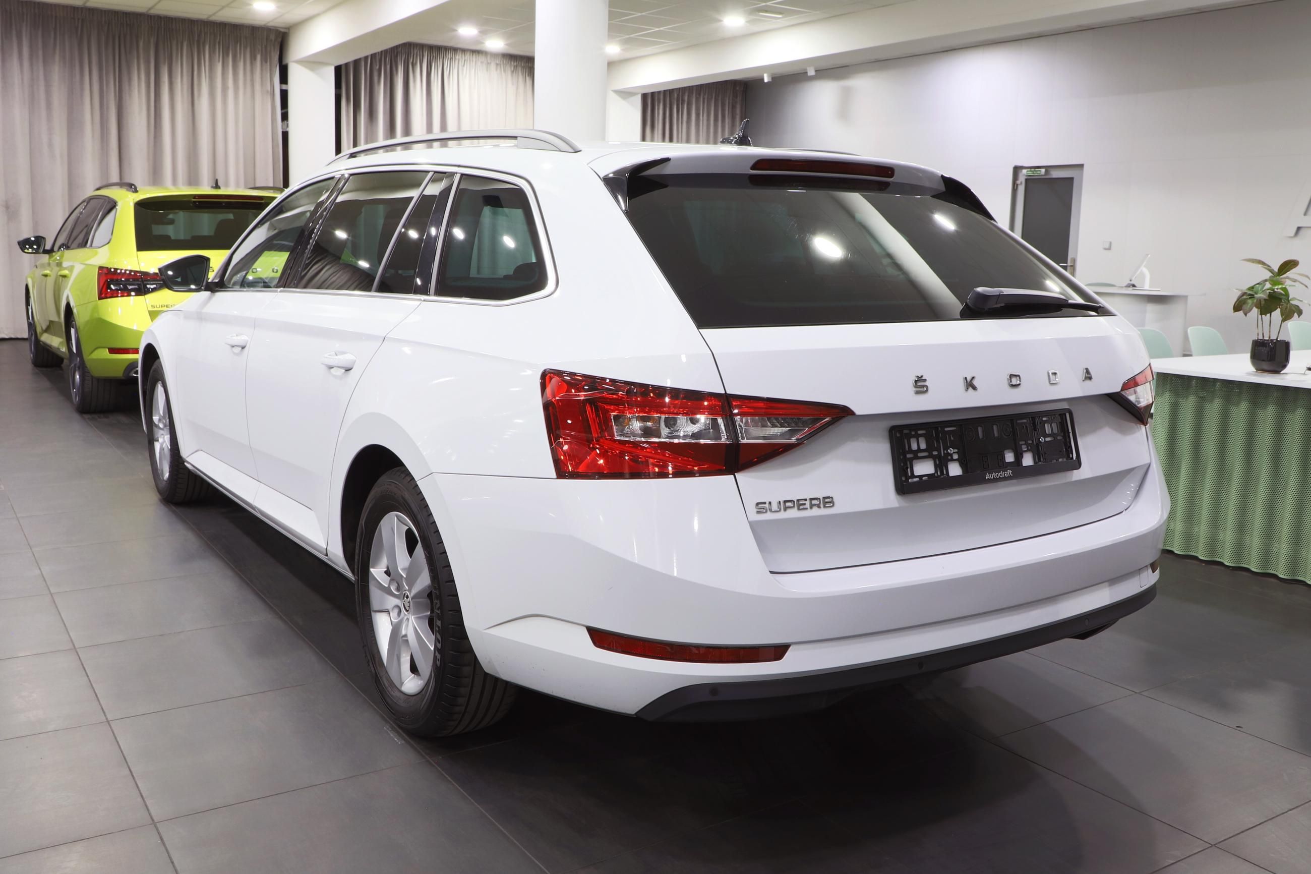 Škoda Superb, 2.0 TDI 110kW DSG / ALU 16'' - fotka 4