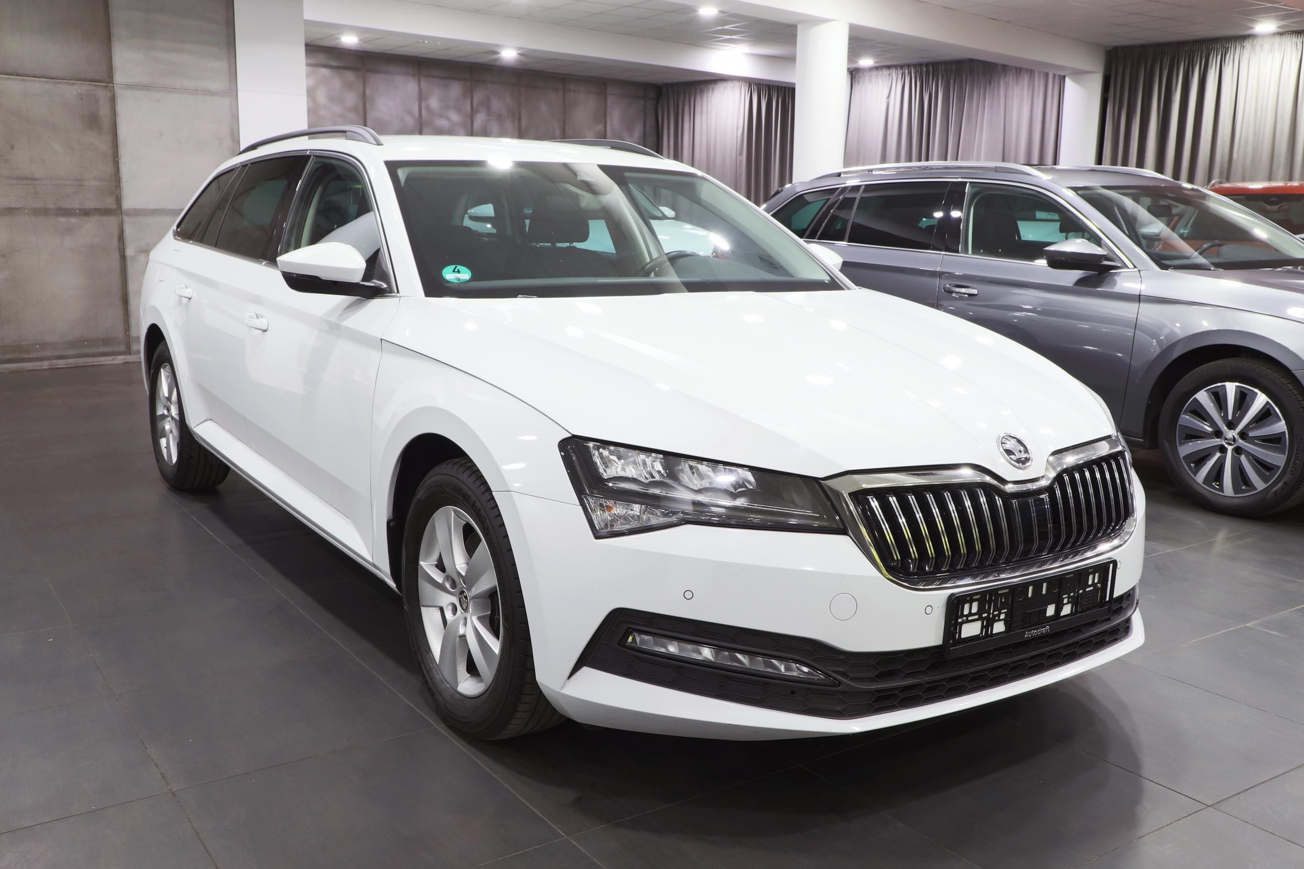 Škoda Superb, 2.0 TDI 110kW DSG / ALU 16''