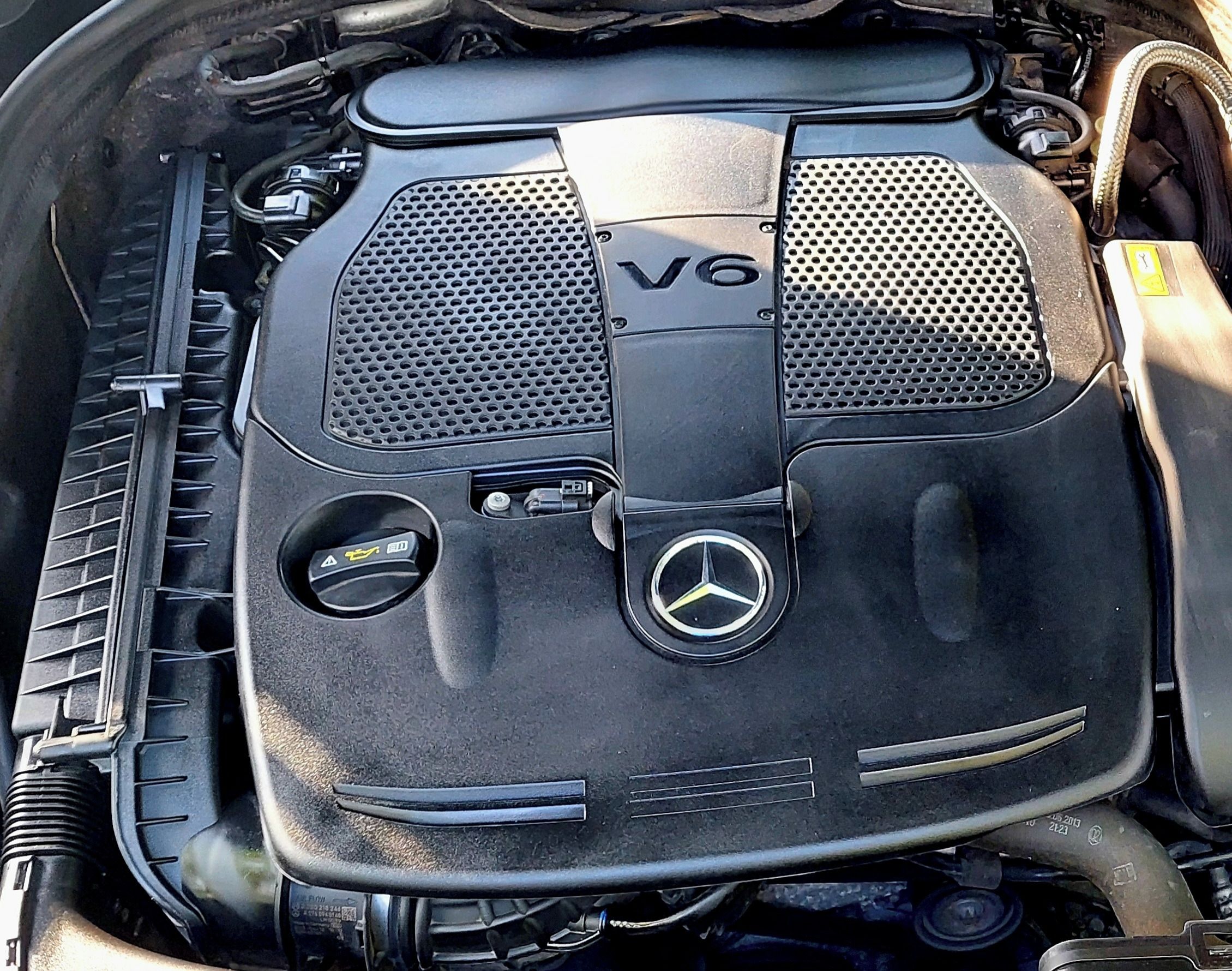 Mercedes-Benz Třídy E, 350 CGI - fotka 6