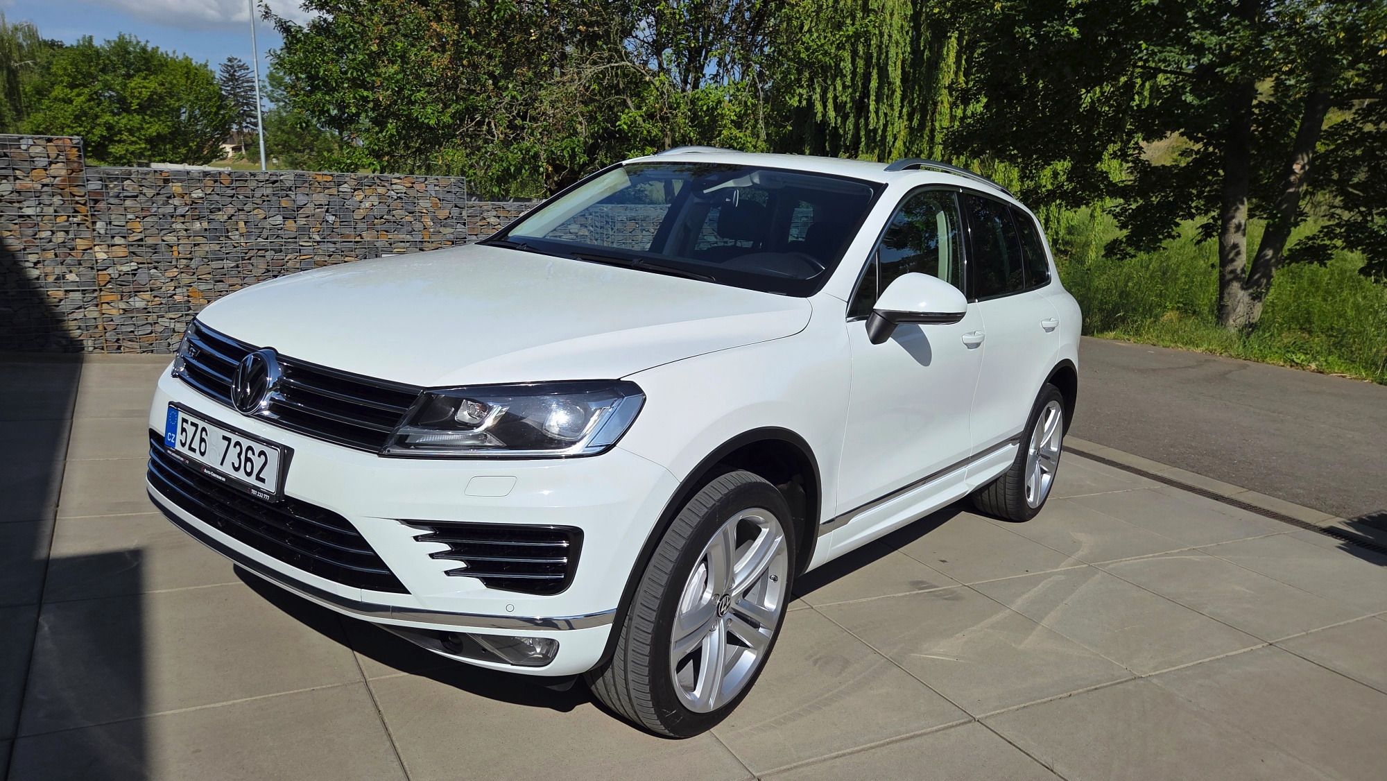 Volkswagen Touareg, 3.0 V6 TDI, R-Line, DPH, 1 CZ - fotka 2