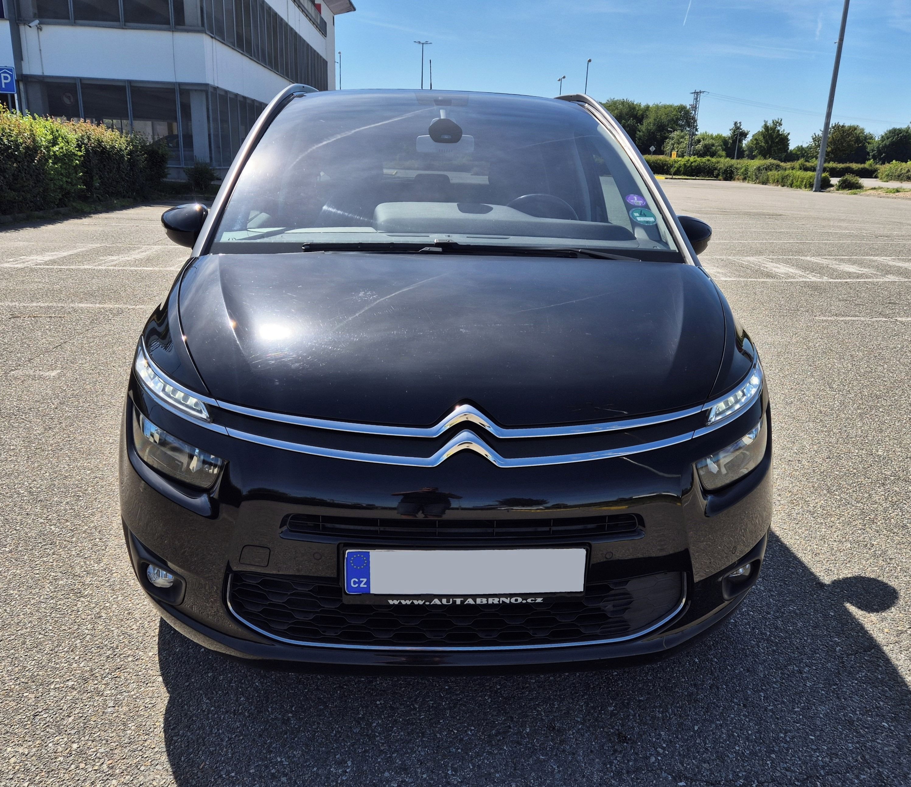 Citroën Grand C4 Picasso, 1.6 115KW LED KEYLESS GO 7MÍST - fotka 2
