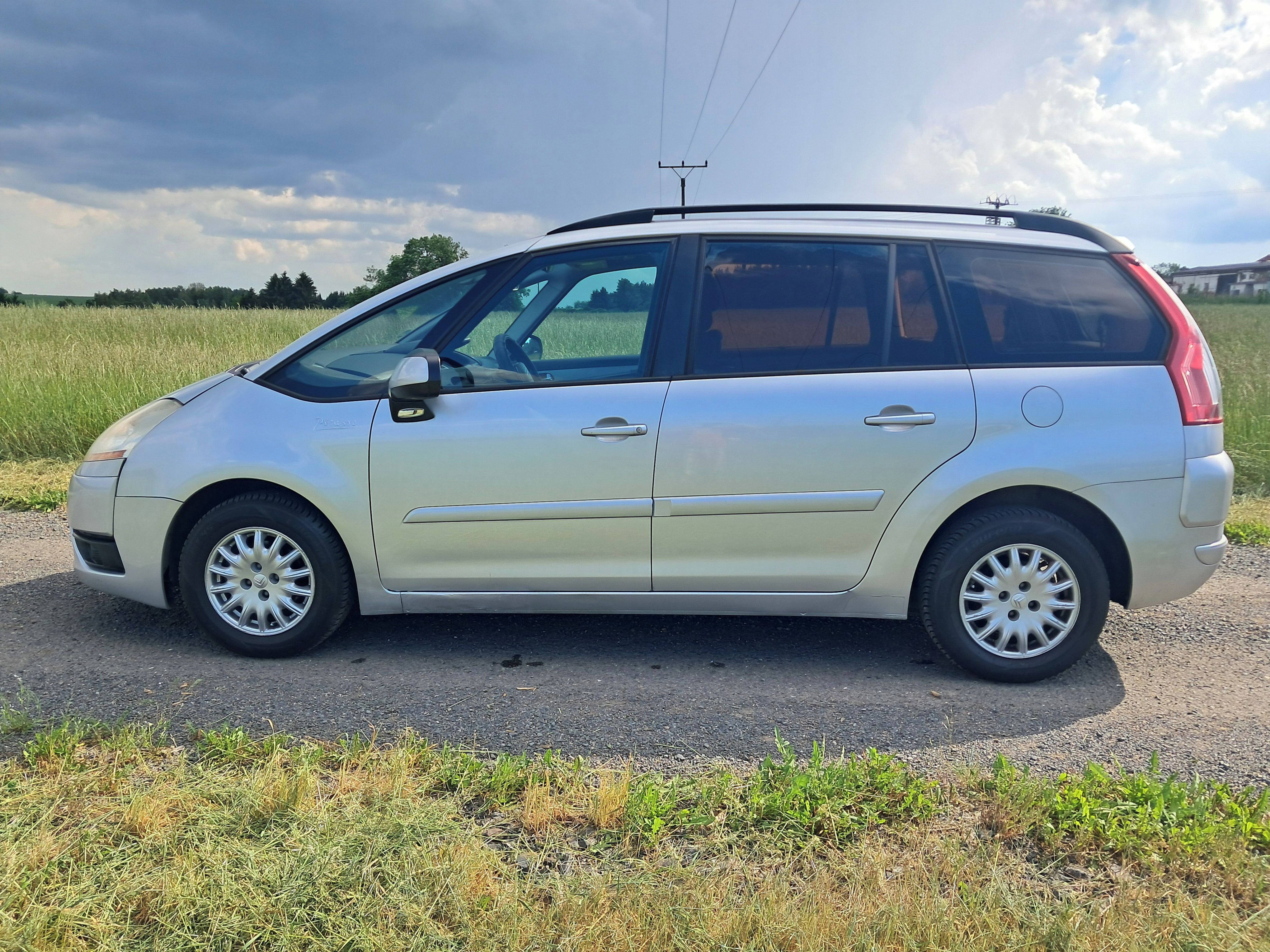 Citroën Grand C4 Picasso, 1.8 benzin,7 mist,STK 4/28 - fotka 4