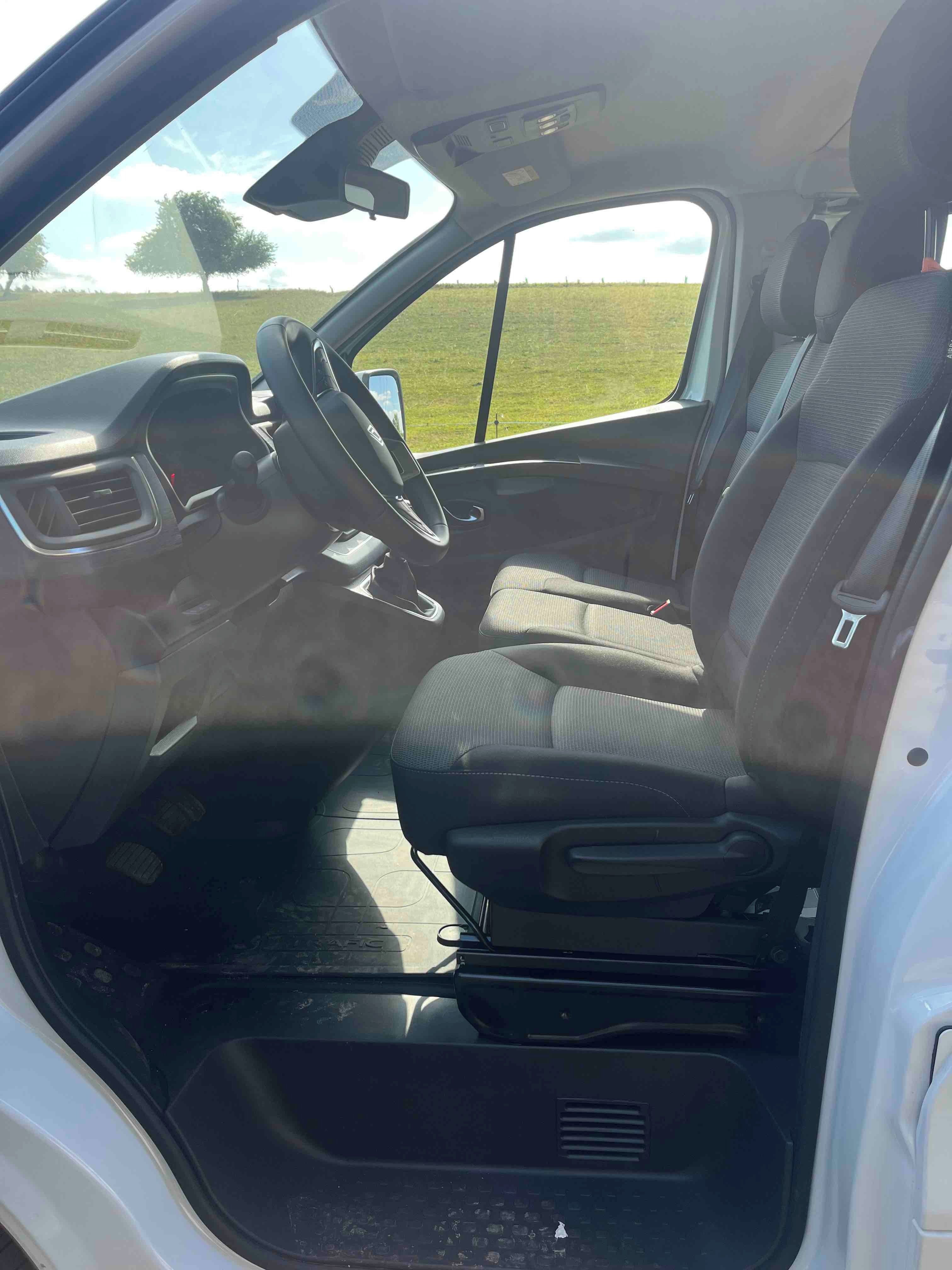 Renault Trafic, Renault Trafic Combi Van L1 H1 - fotka 6