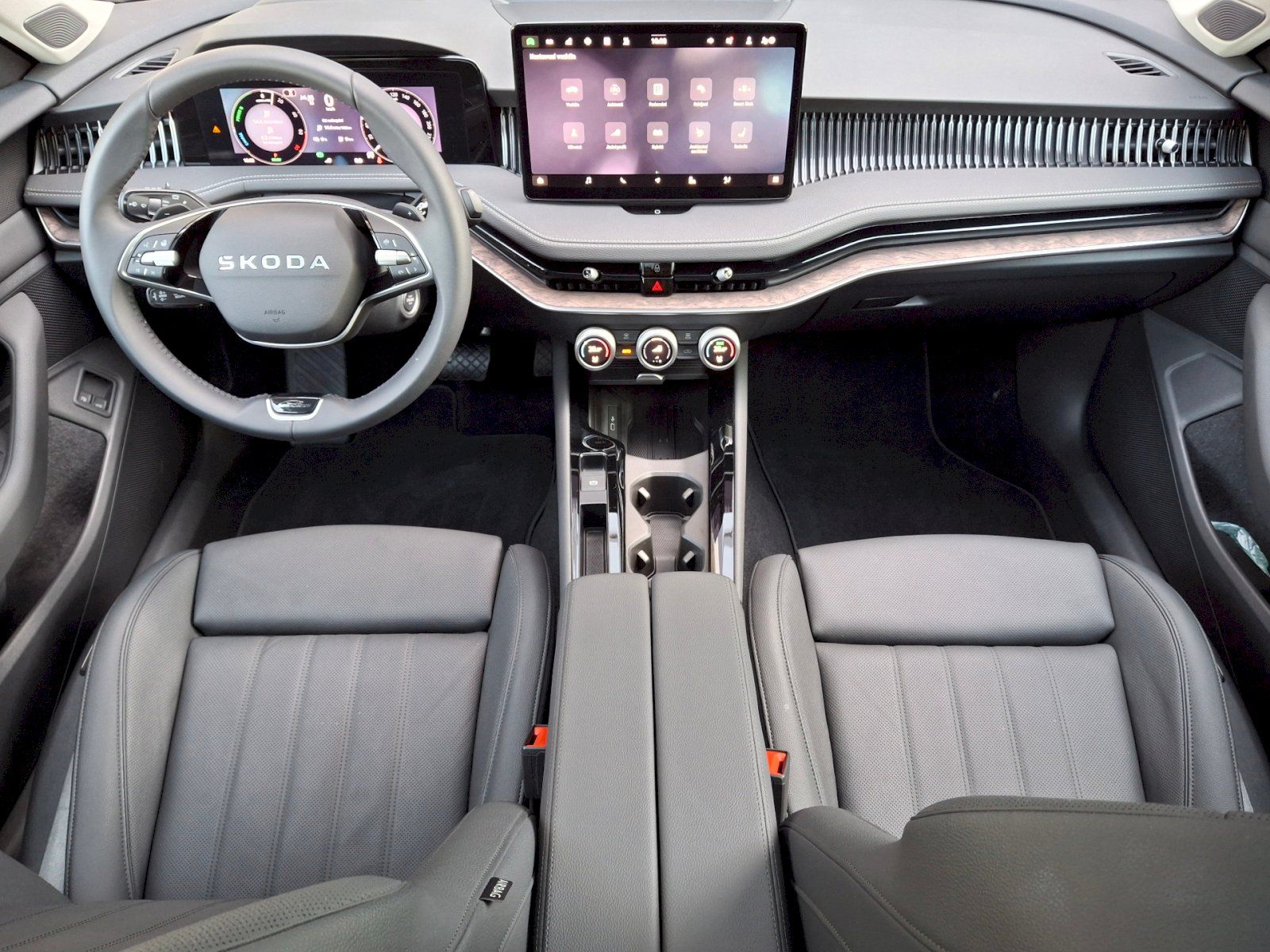Škoda Superb, Combi iV L&K DSG 1,5TSi 150kW - fotka 5