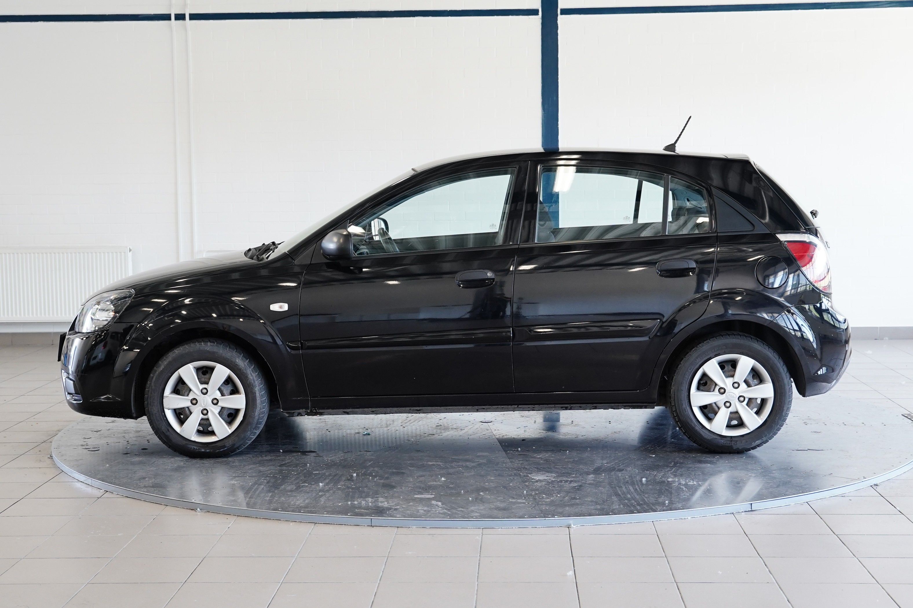Kia Rio, 1.4i 71 kW Attract - fotka 3