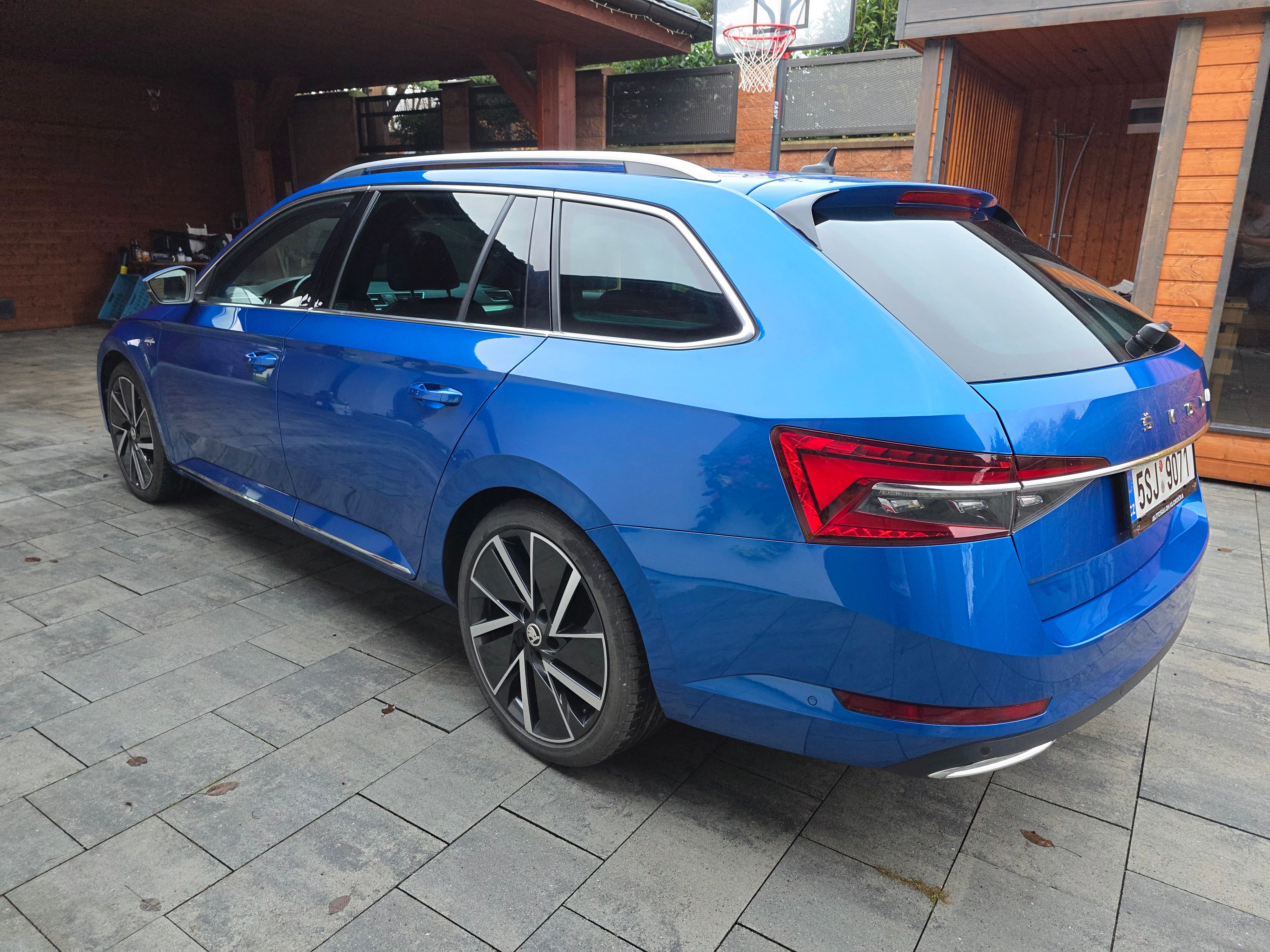 Škoda Superb - fotka 2