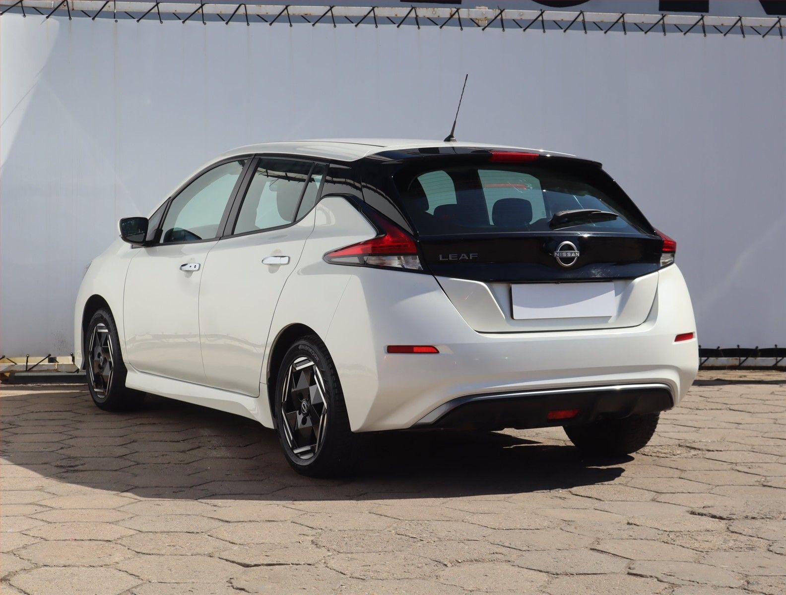 Nissan LEAF, 40 kWh, SoH 93%, Automat - fotka 4