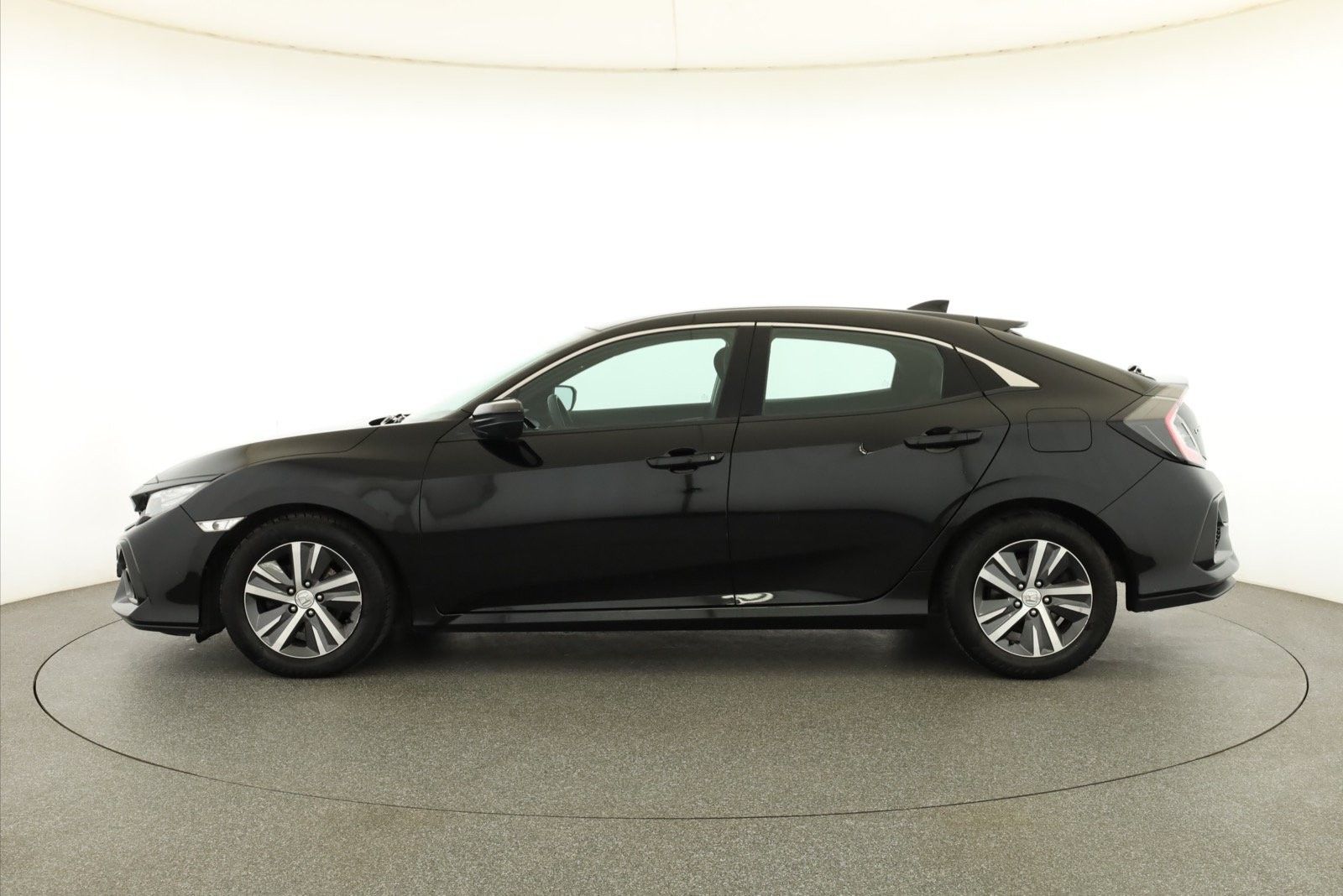 Honda Civic, 1.0 VTEC Turbo, ČR,1.maj - fotka 3