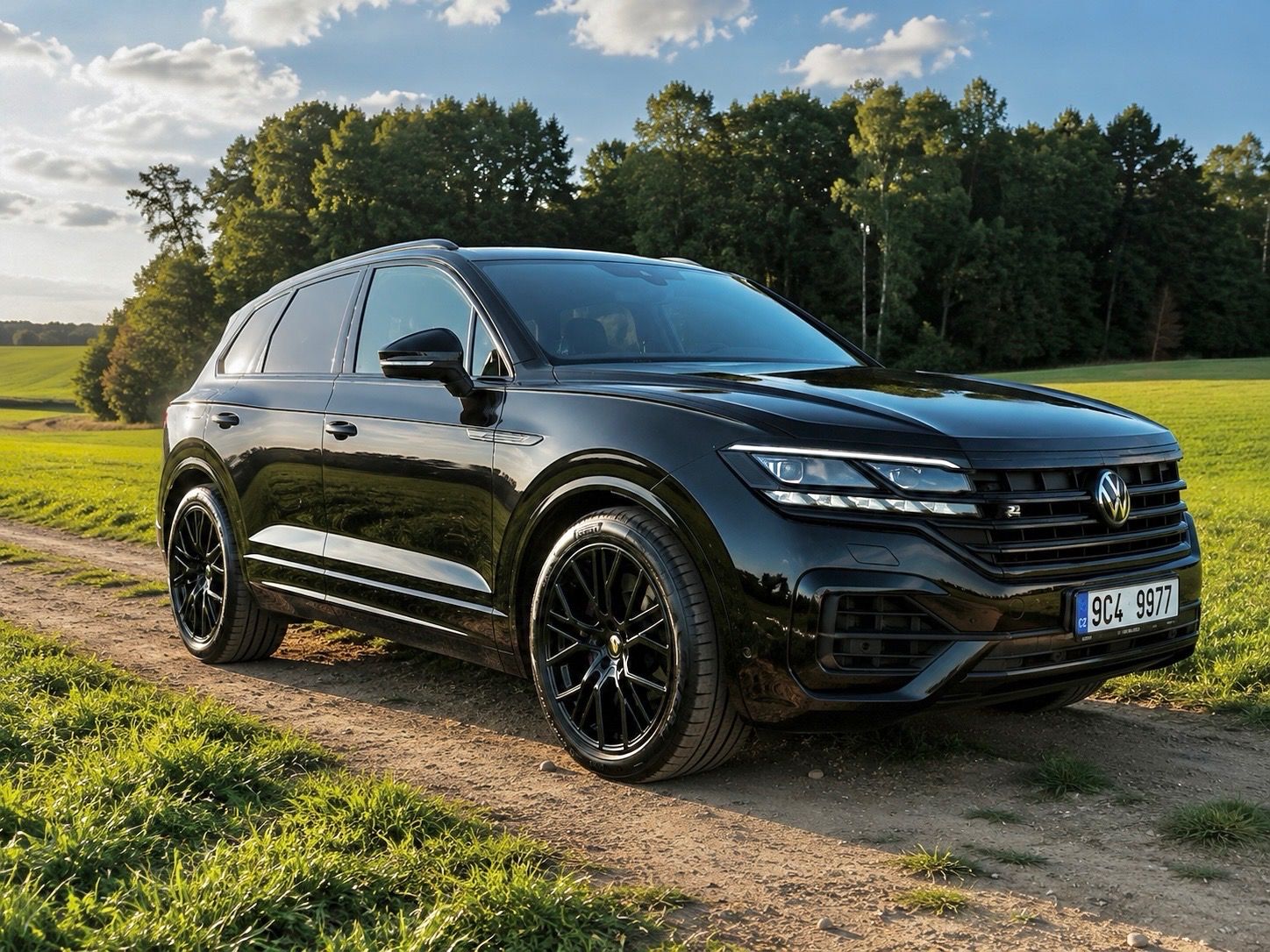 Volkswagen Touareg, 4.0V8,Rline,500k,1050Nm,TOP