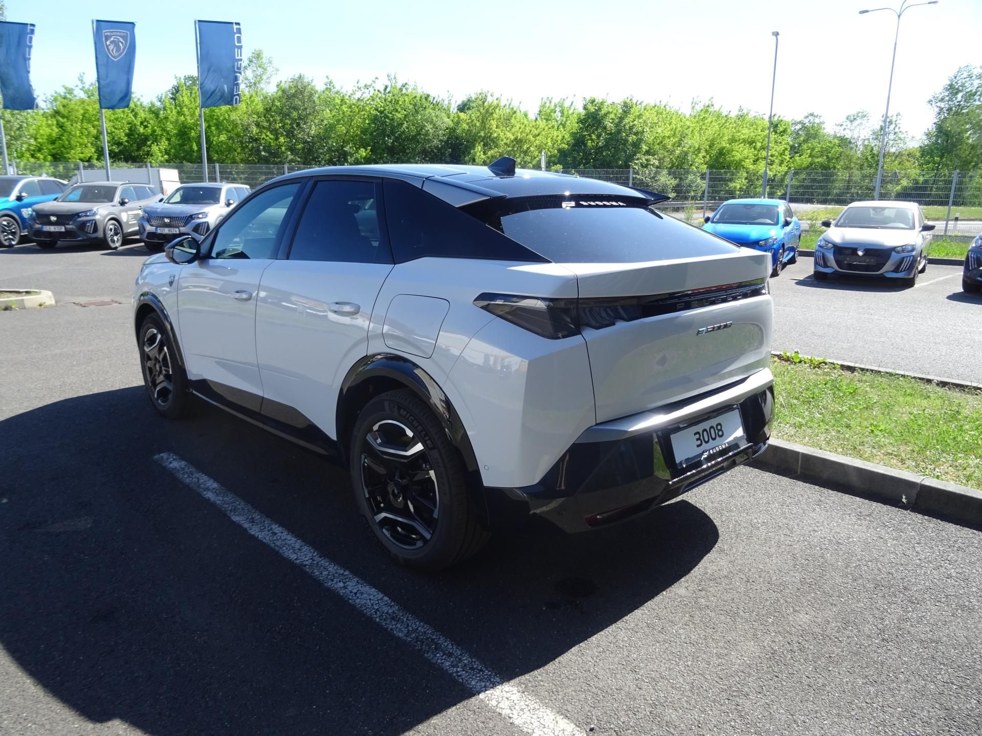 Peugeot 3008, GT Elektromotor 157kW / 210k - fotka 5